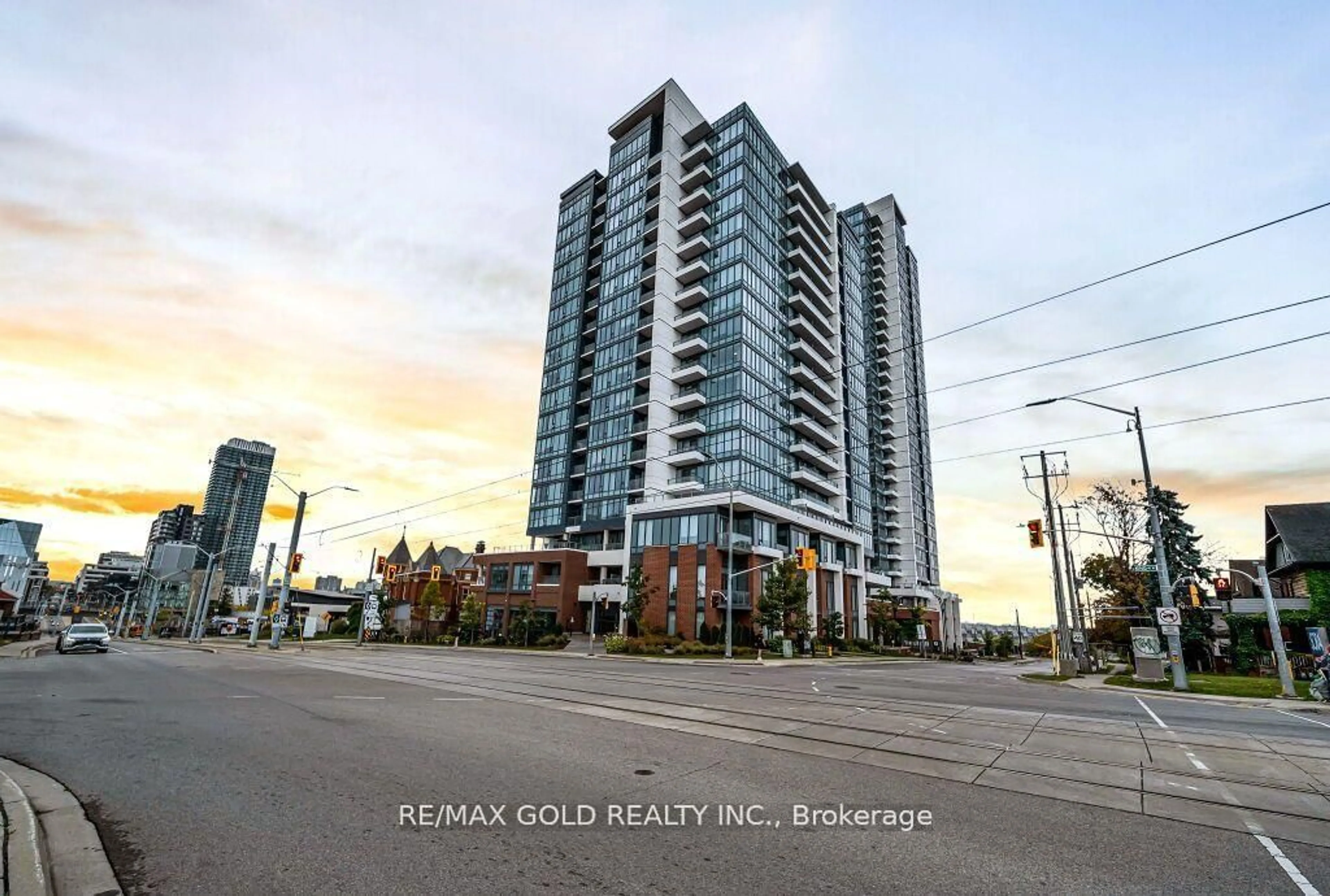 A pic from outside/outdoor area/front of a property/back of a property/a pic from drone, unknown for 5 Wellington St #1405, Kitchener Ontario N2G 0E3