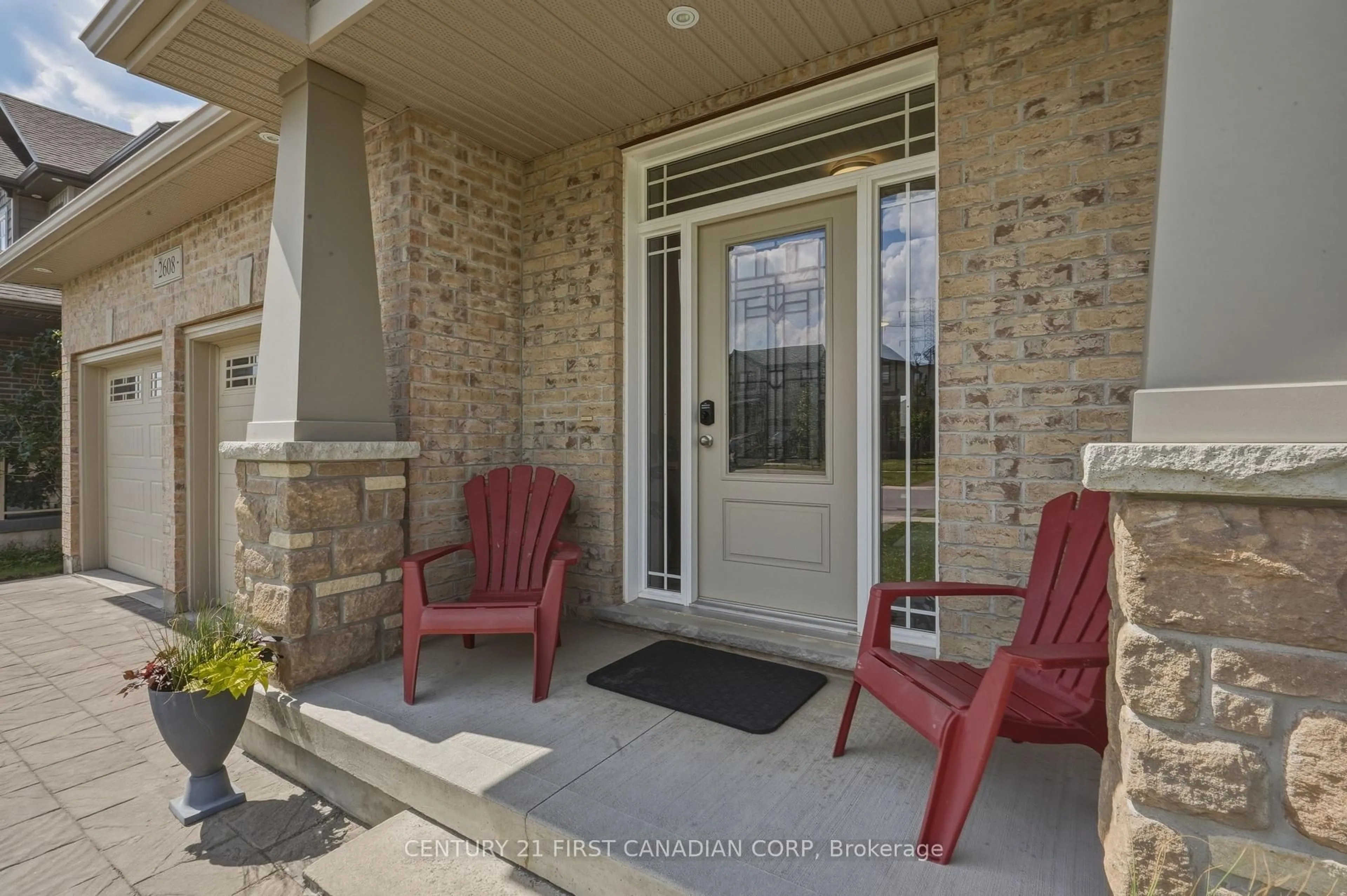 Indoor entryway for 2608 Holbrook Dr, London South Ontario N6M 0G3