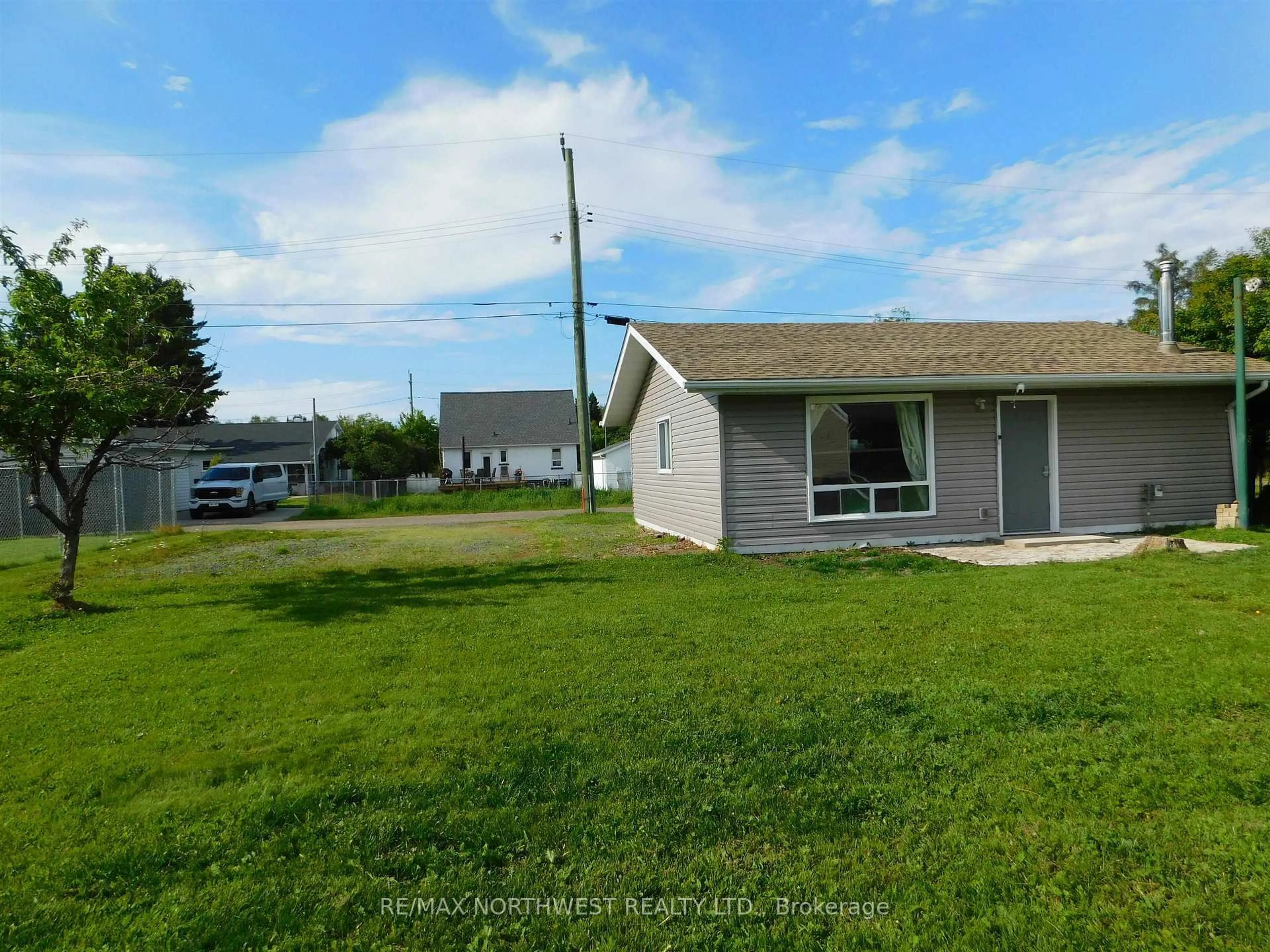 A pic from outside/outdoor area/front of a property/back of a property/a pic from drone, unknown for 61 Wood St, Dryden Ontario P8N 1T1