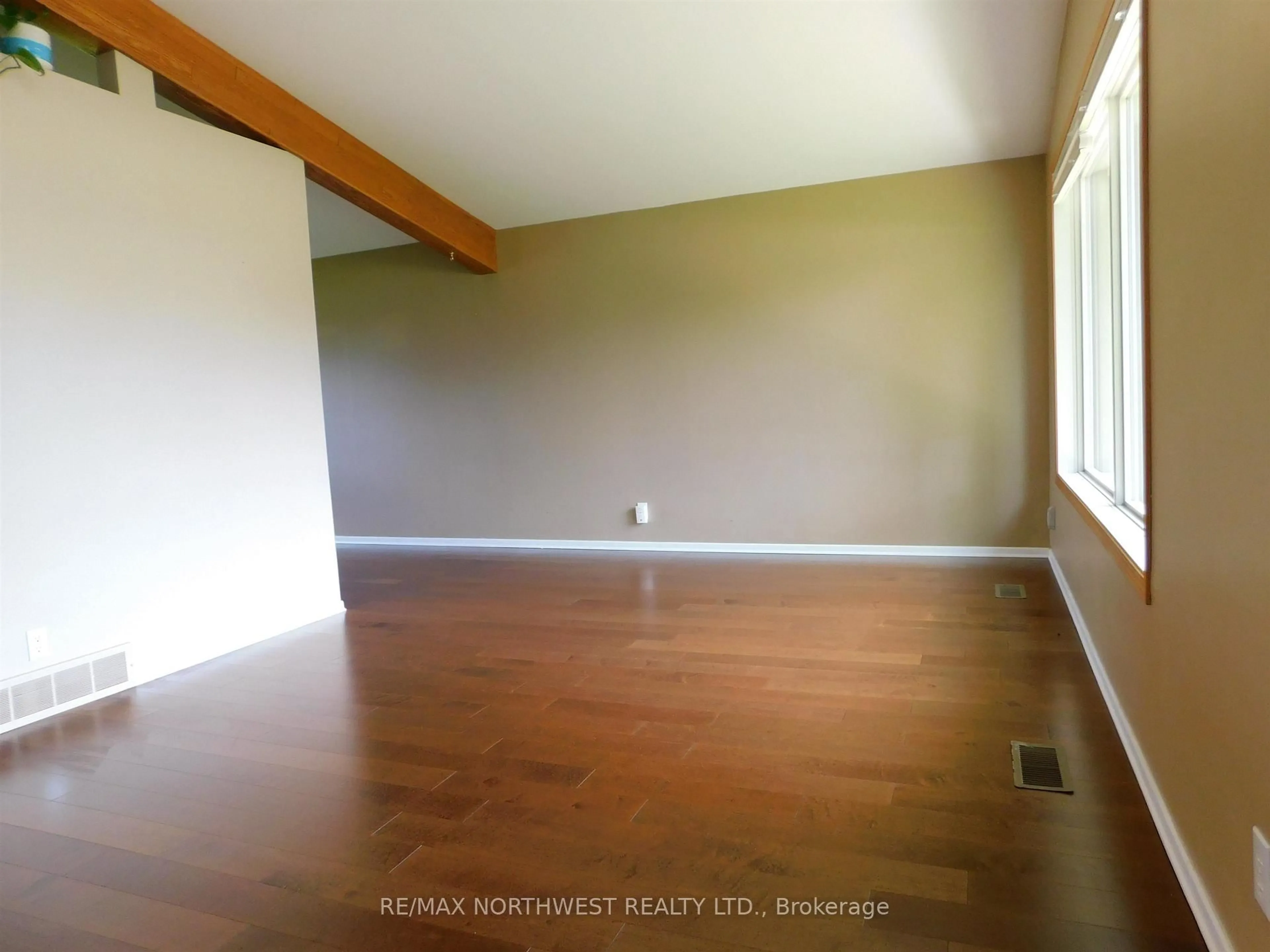 A pic of a room for 61 Wood St, Dryden Ontario P8N 1T1