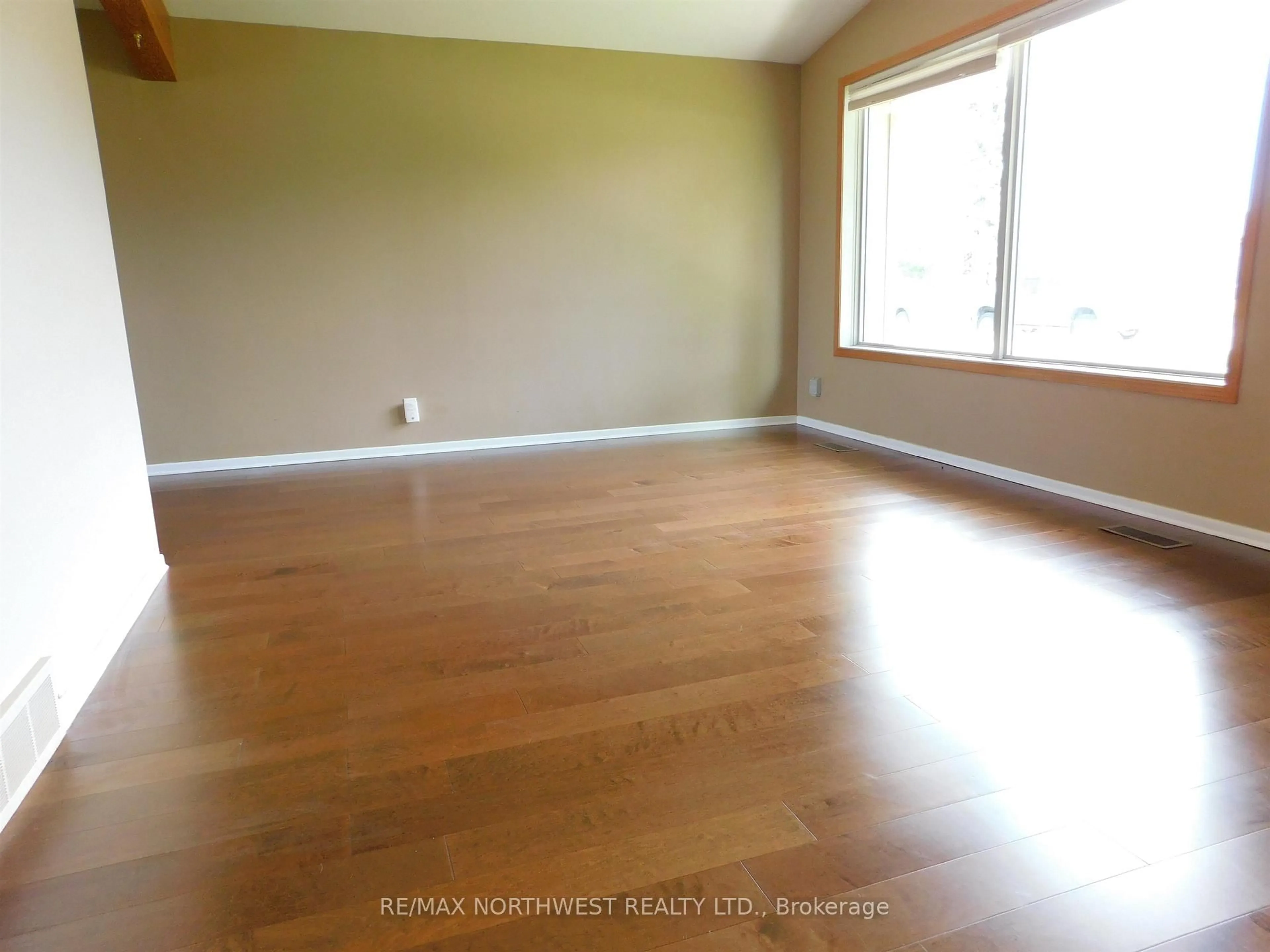 A pic of a room for 61 Wood St, Dryden Ontario P8N 1T1