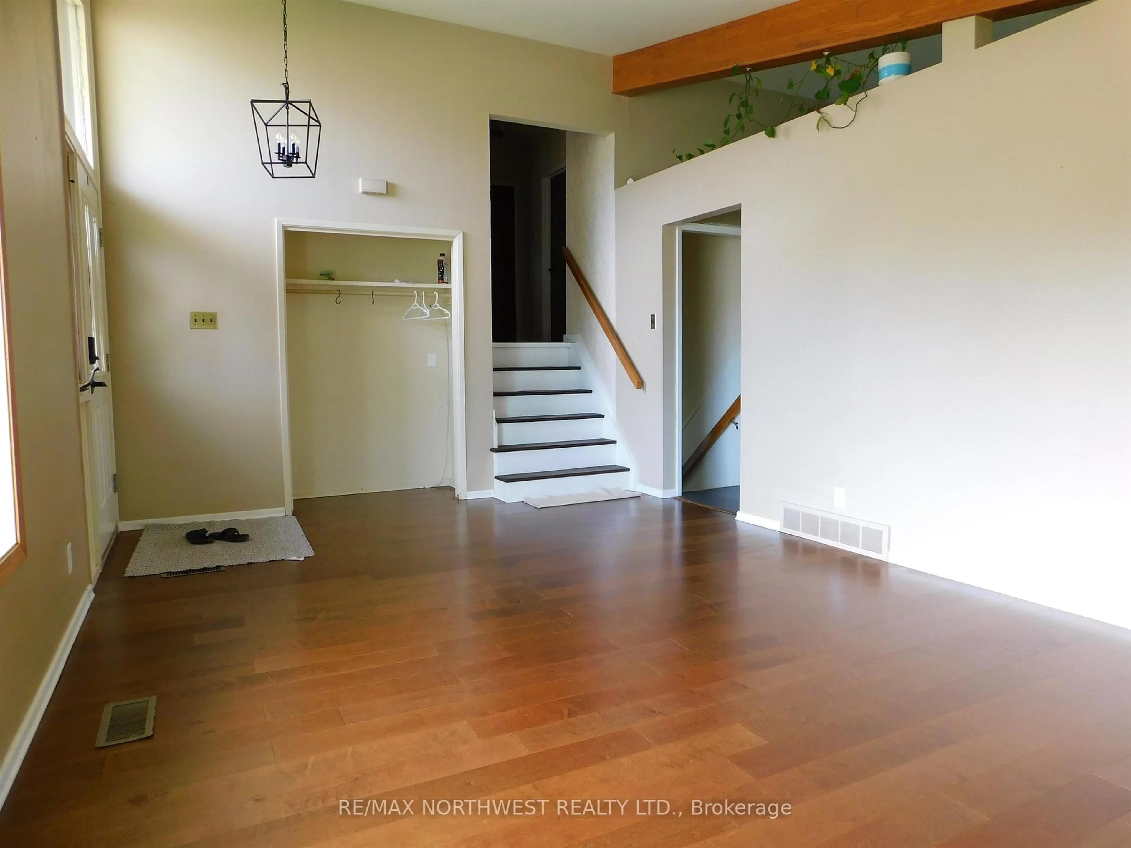 Unknown for 61 Wood St, Dryden Ontario P8N 1T1