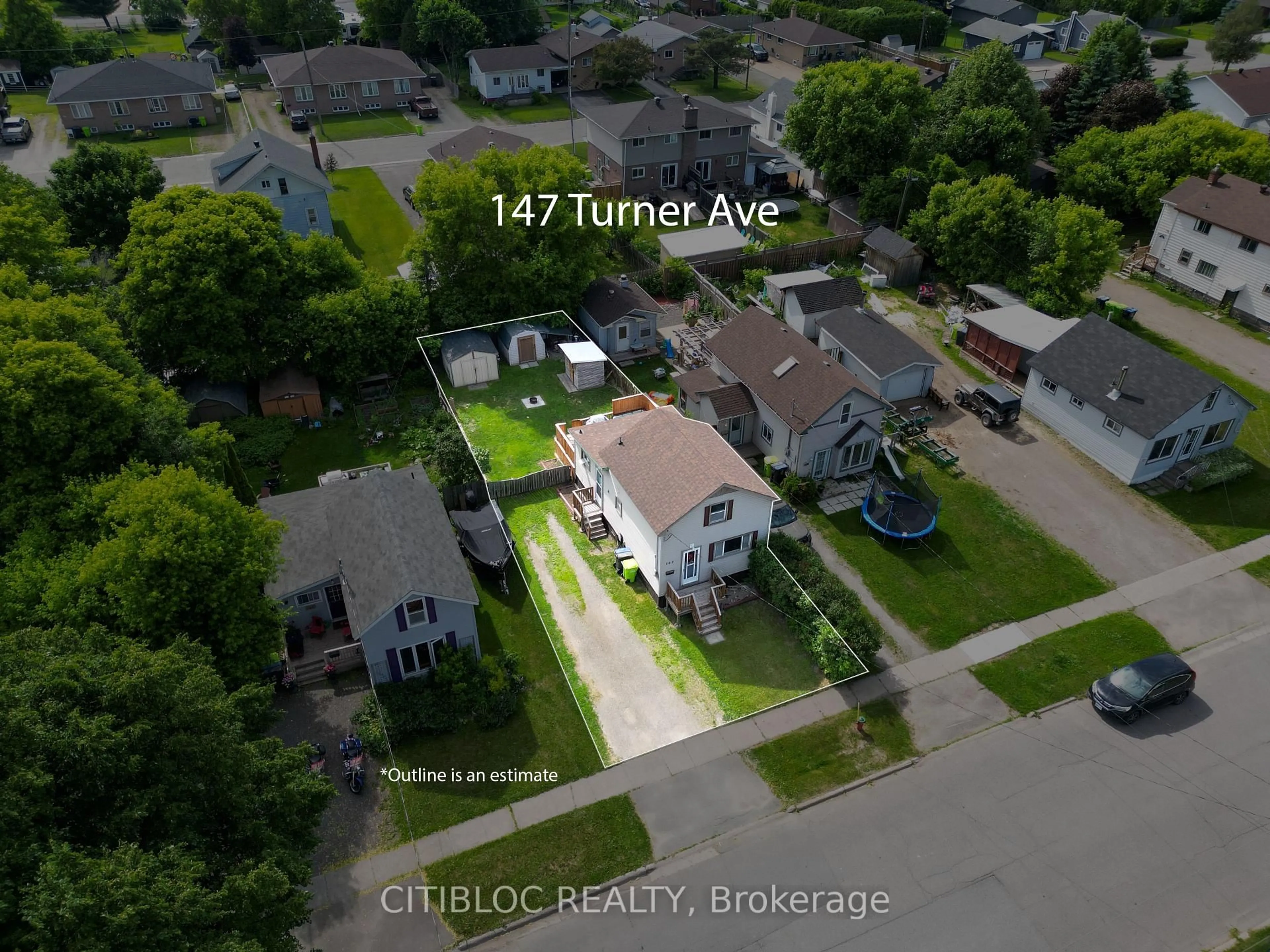 A pic from outside/outdoor area/front of a property/back of a property/a pic from drone, street for 147 Turner Ave, Sault Ste Marie Ontario P6C 4S3