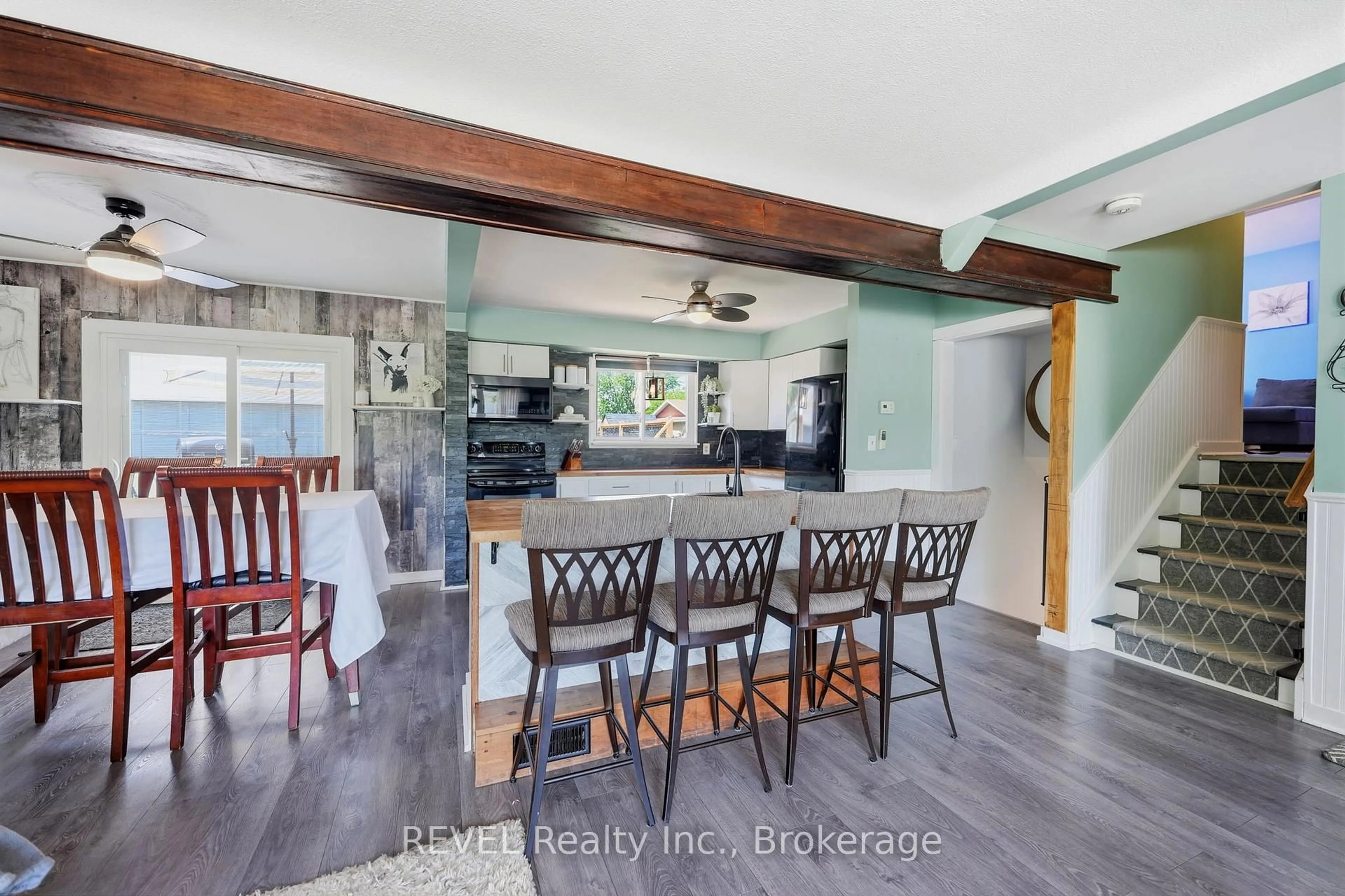 Open concept kitchen, unknown for 1 Idylwood Rd, Welland Ontario L3C 1X2