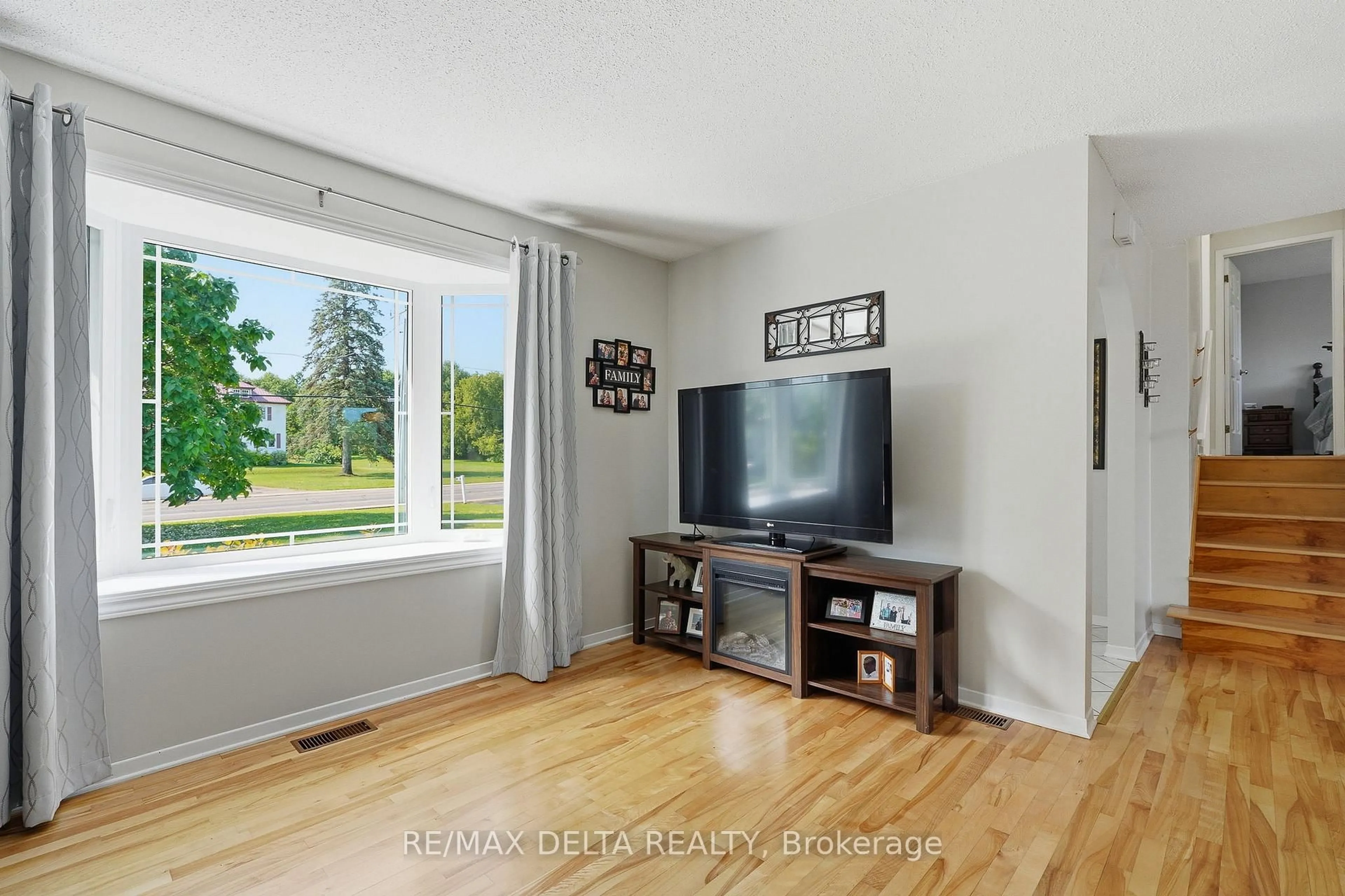 Unknown for 915 Elizabeth Rd, Alfred and Plantagenet Ontario K0B 1C0