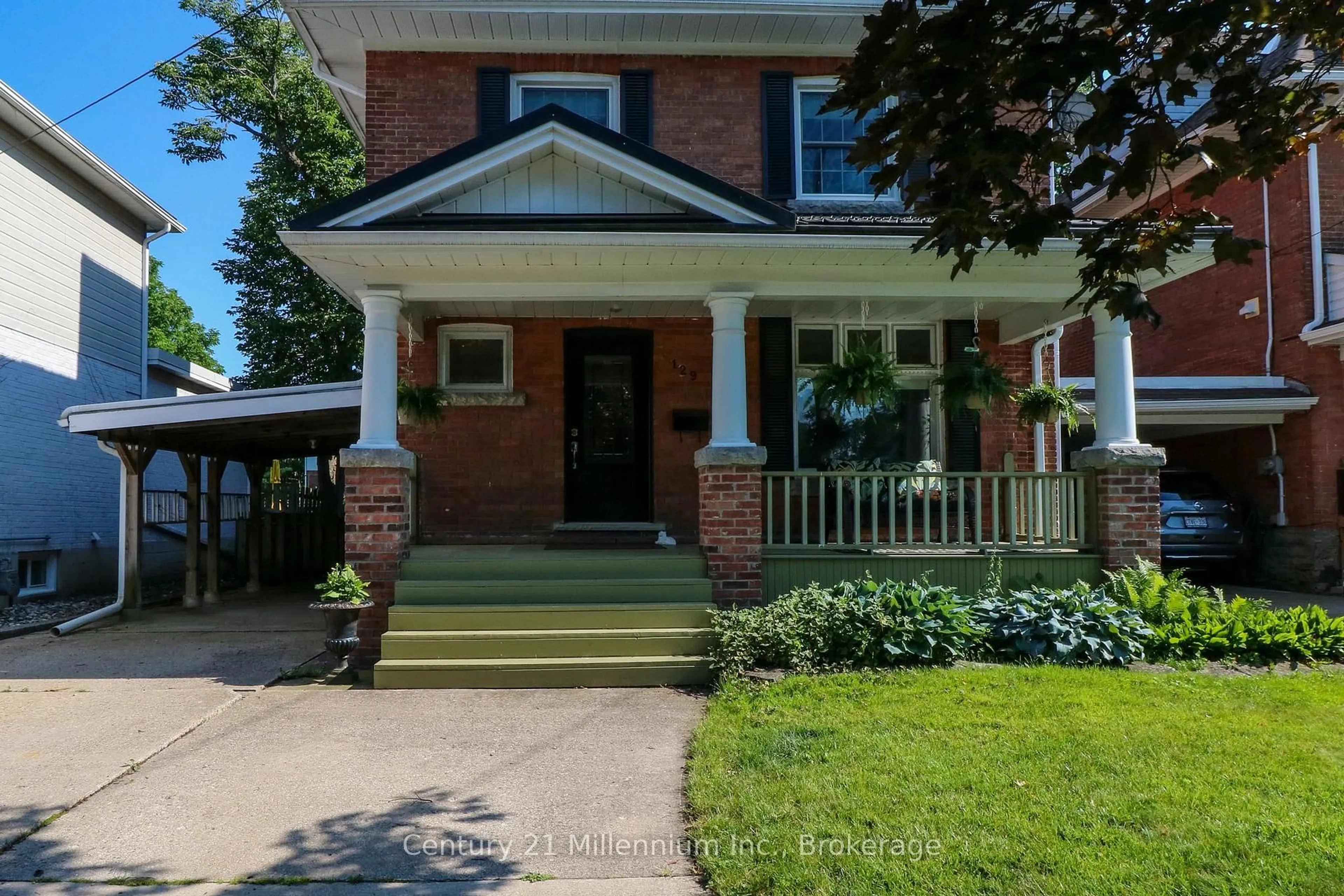Home with brick exterior material, street for 129 4th St, Owen Sound Ontario N4K 3J8