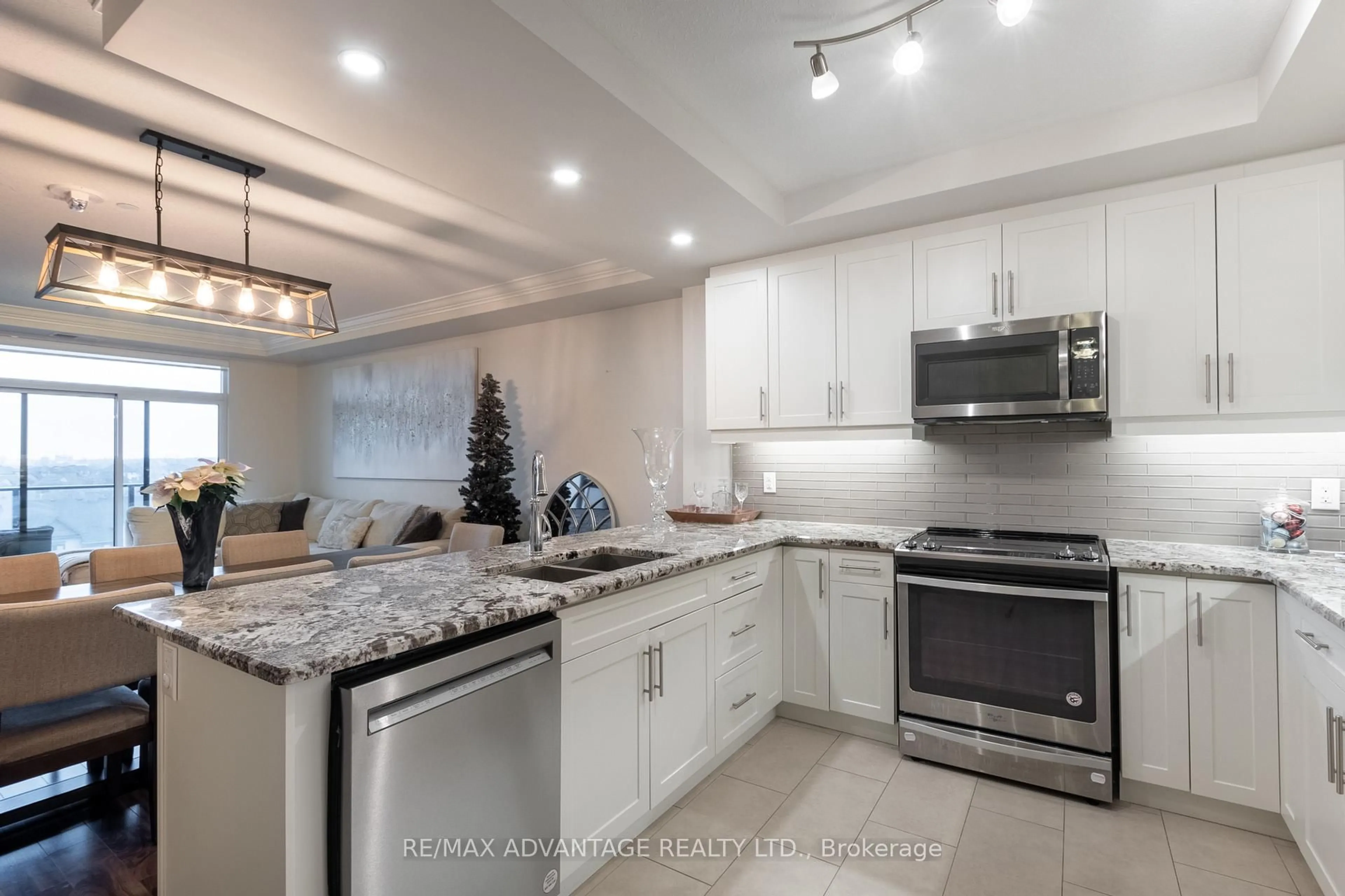 Open concept kitchen, ceramic/tile floor for 260 Villagewalk Blvd #603, London North Ontario N6G 0P6