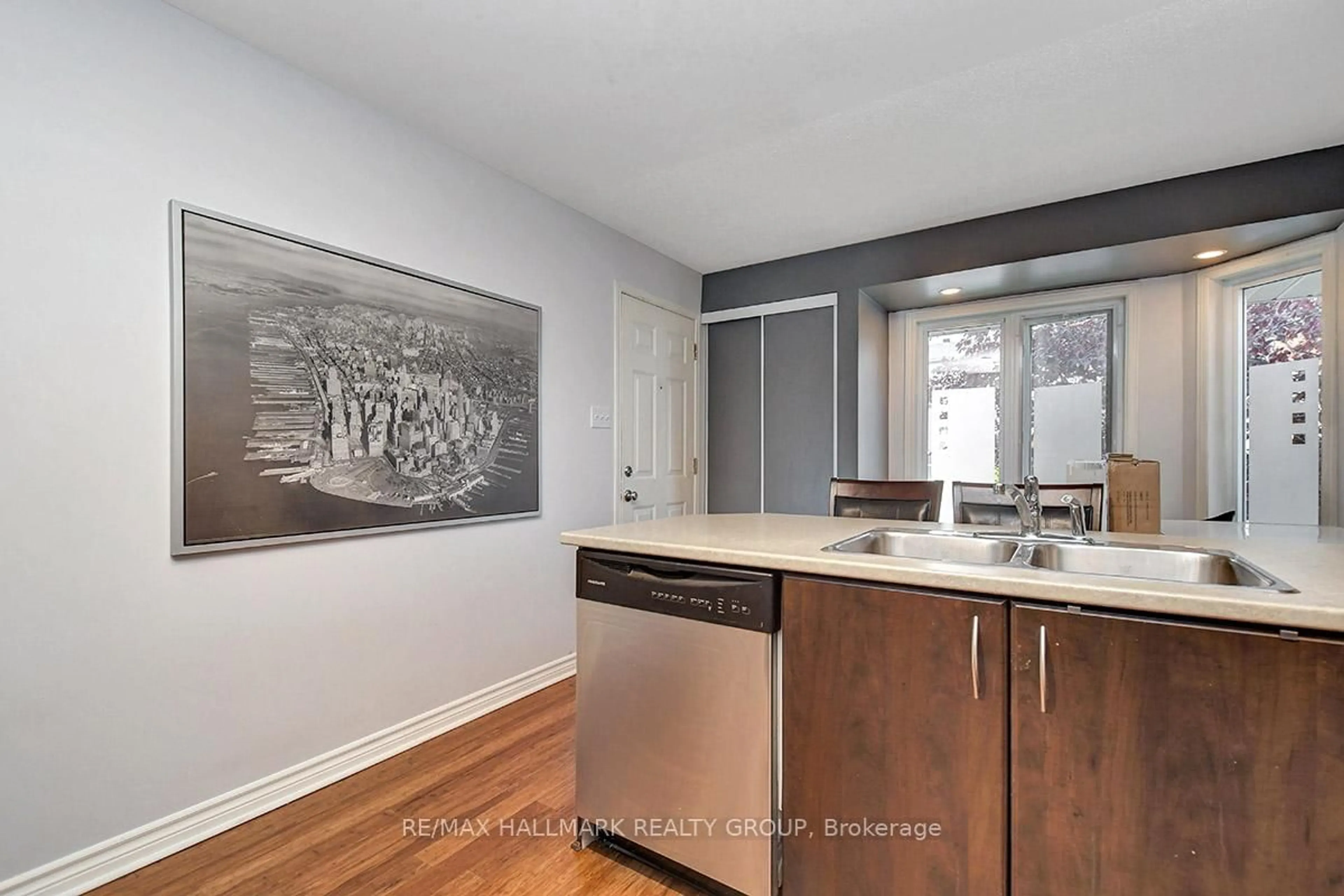 Open concept kitchen, unknown for 16 Lakepointe Dr, Orleans Ontario K4A 5E3