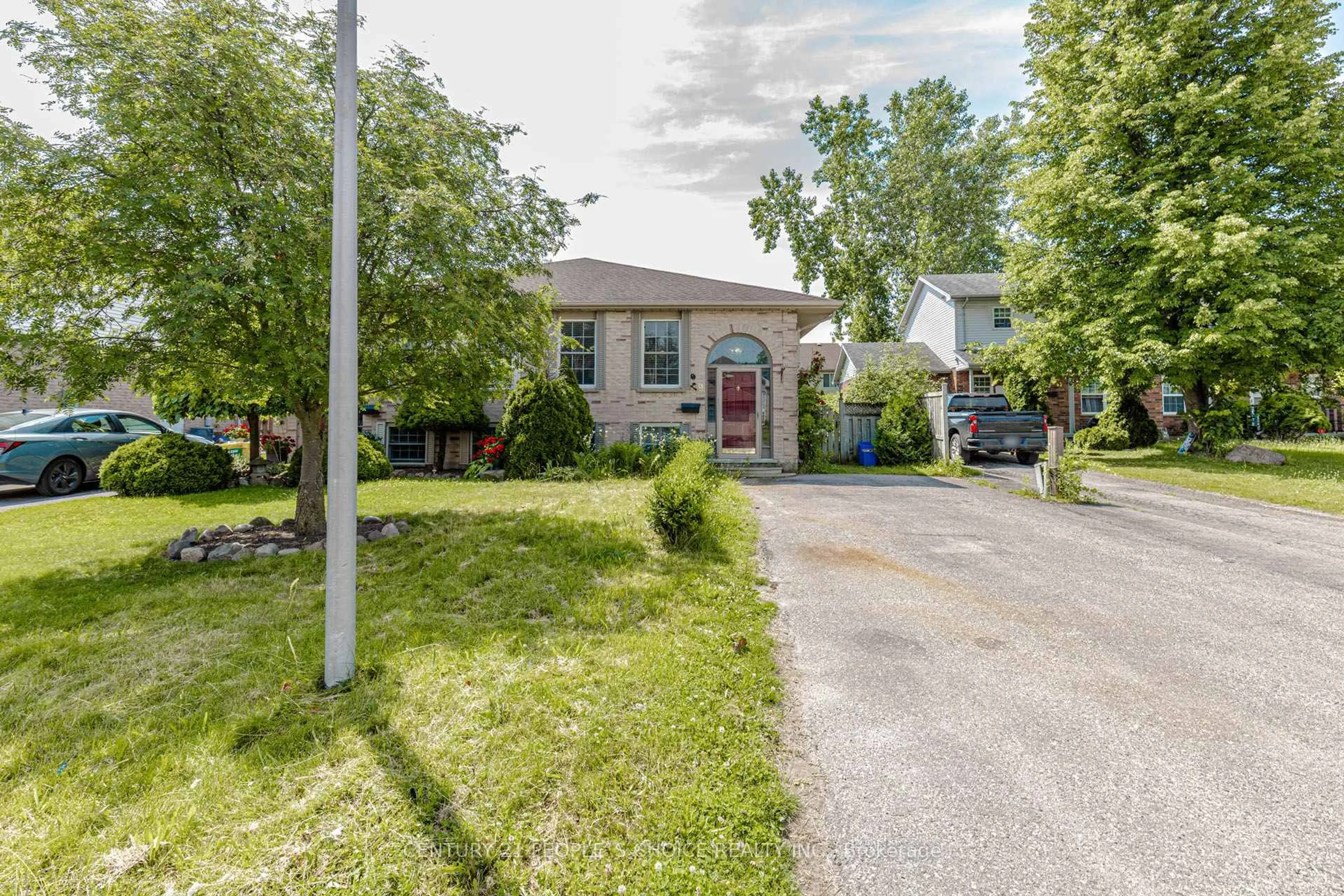Unknown for 29 Julia Crt, London East Ontario N5V 4X1
