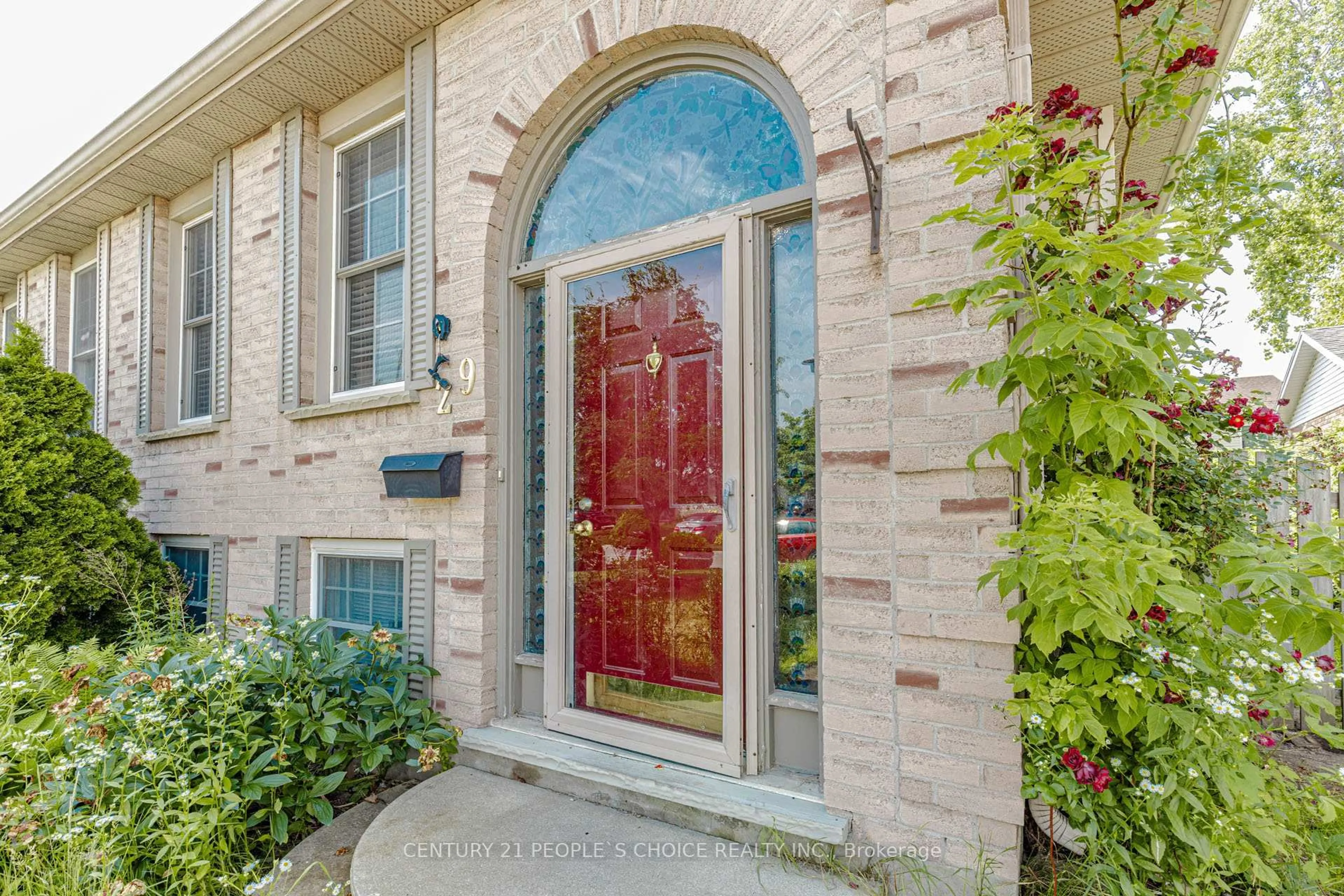 Indoor entryway for 29 Julia Crt, London East Ontario N5V 4X1