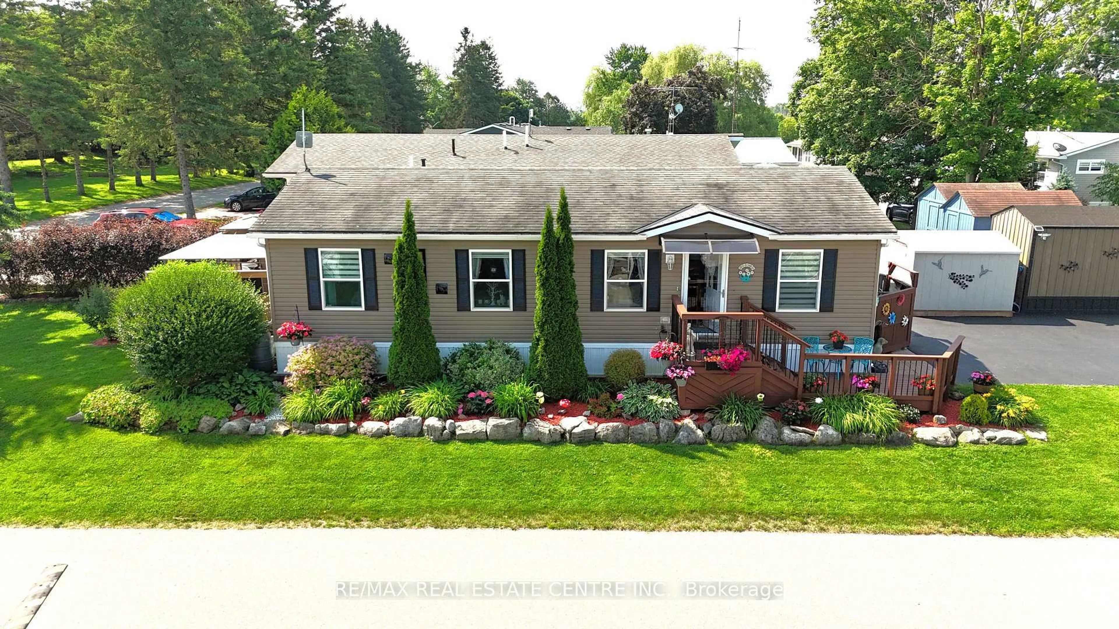 Home with vinyl exterior material, street for 1429 SHEFFIELD Rd, Hamilton Ontario N1R 8B2
