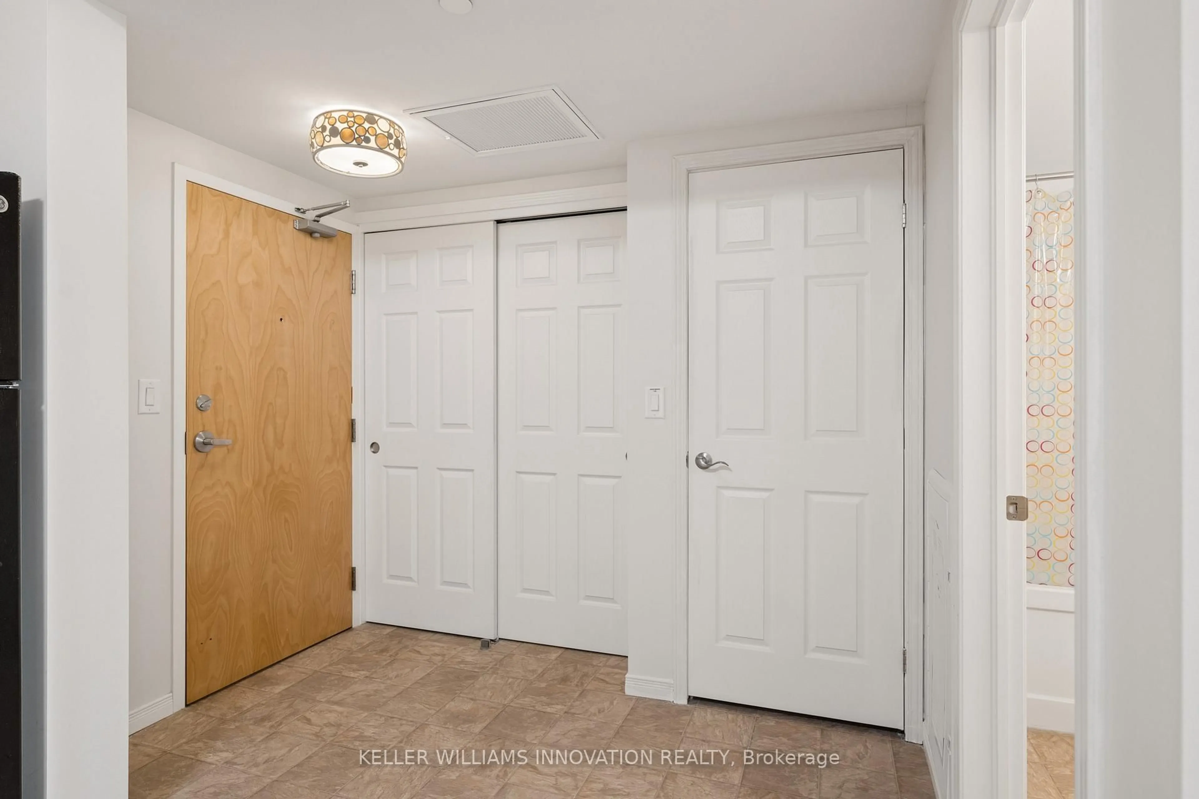Indoor entryway for 155 Water St #211, Cambridge Ontario N1R 3E3