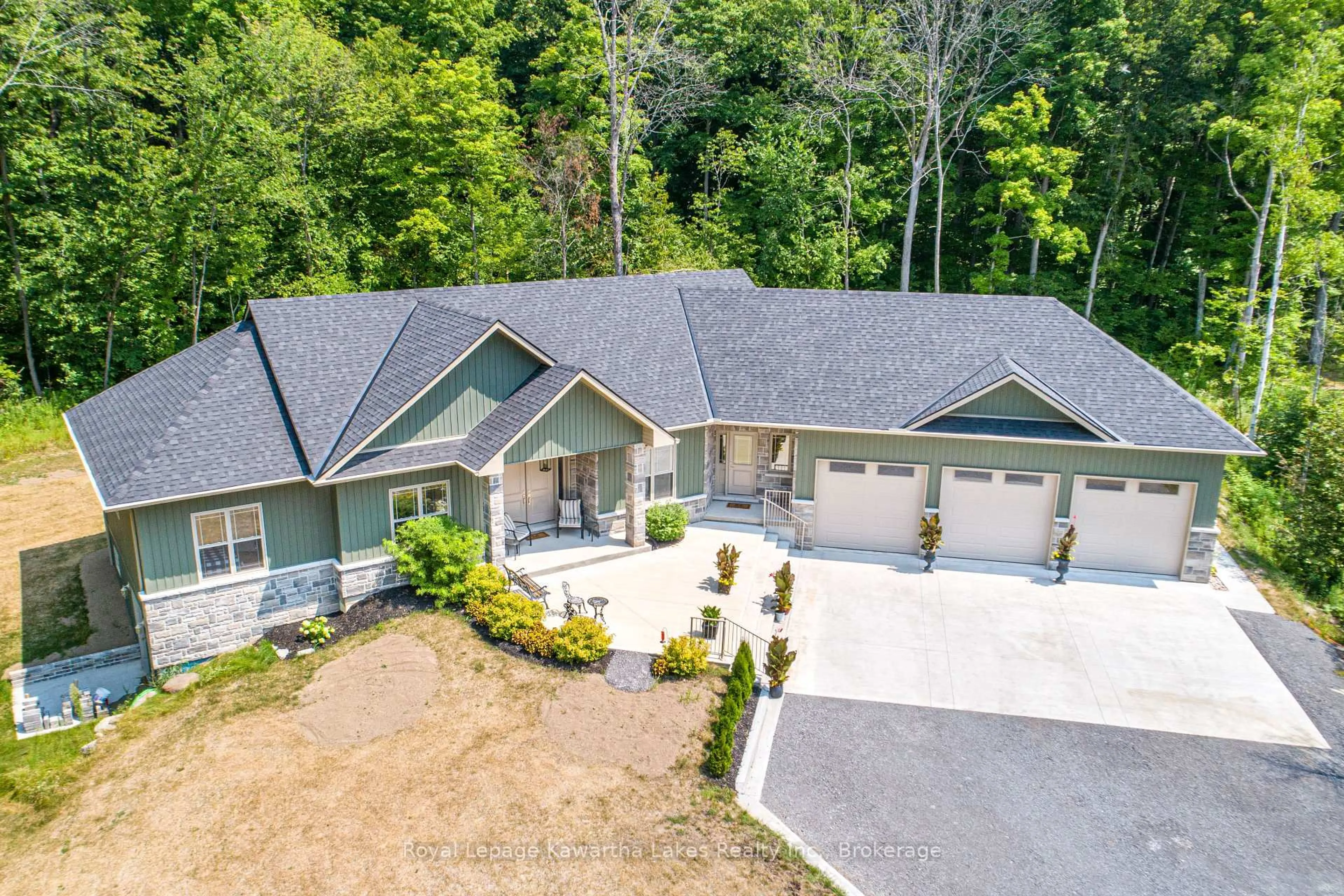 A pic from outside/outdoor area/front of a property/back of a property/a pic from drone, unknown for 18 New Pierce Dr, Stirling Ontario K0K 3E0