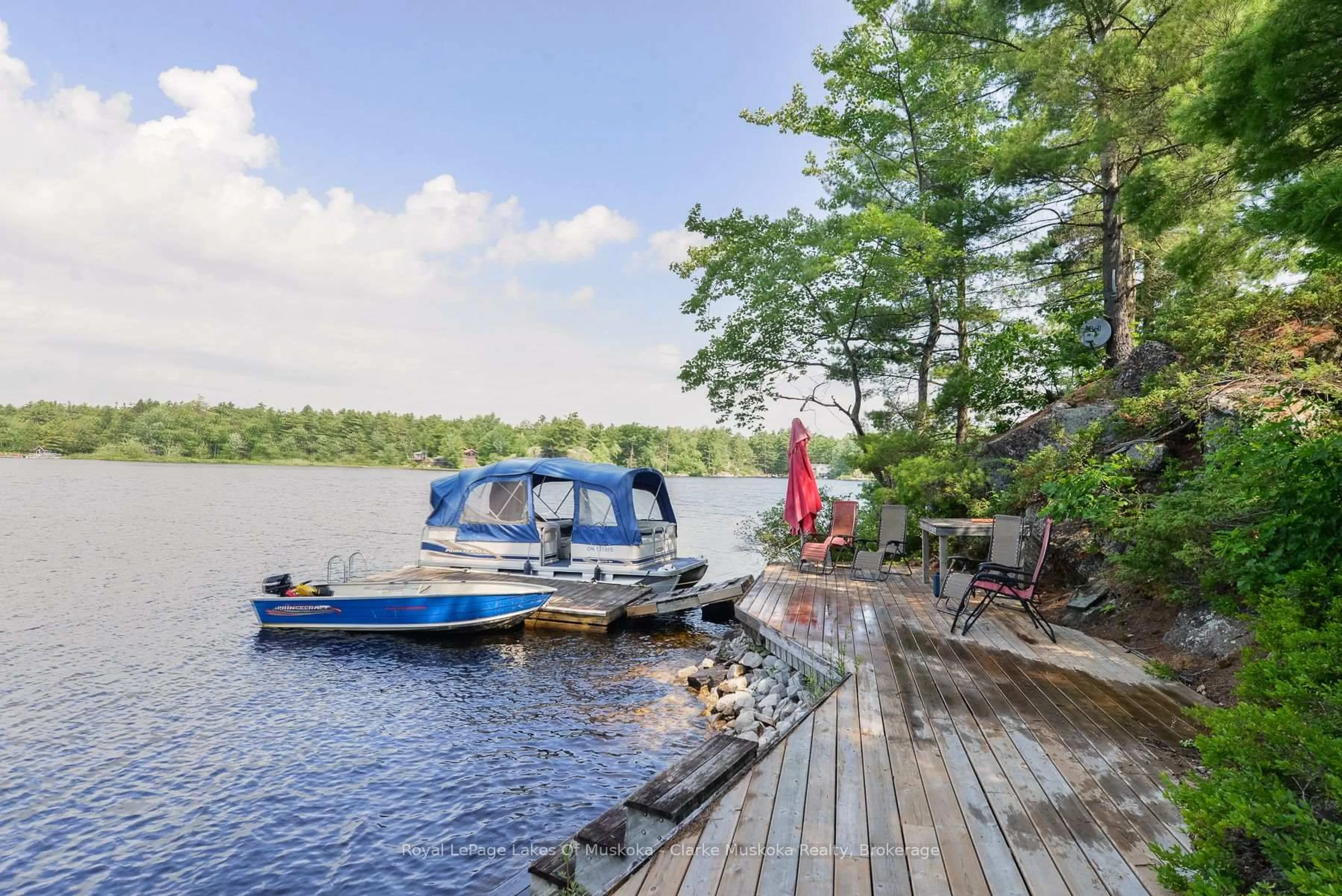 Patio, water/lake/river/ocean view for 18 5KL Island Kahshe Lake, Gravenhurst Ontario P0E 1G0