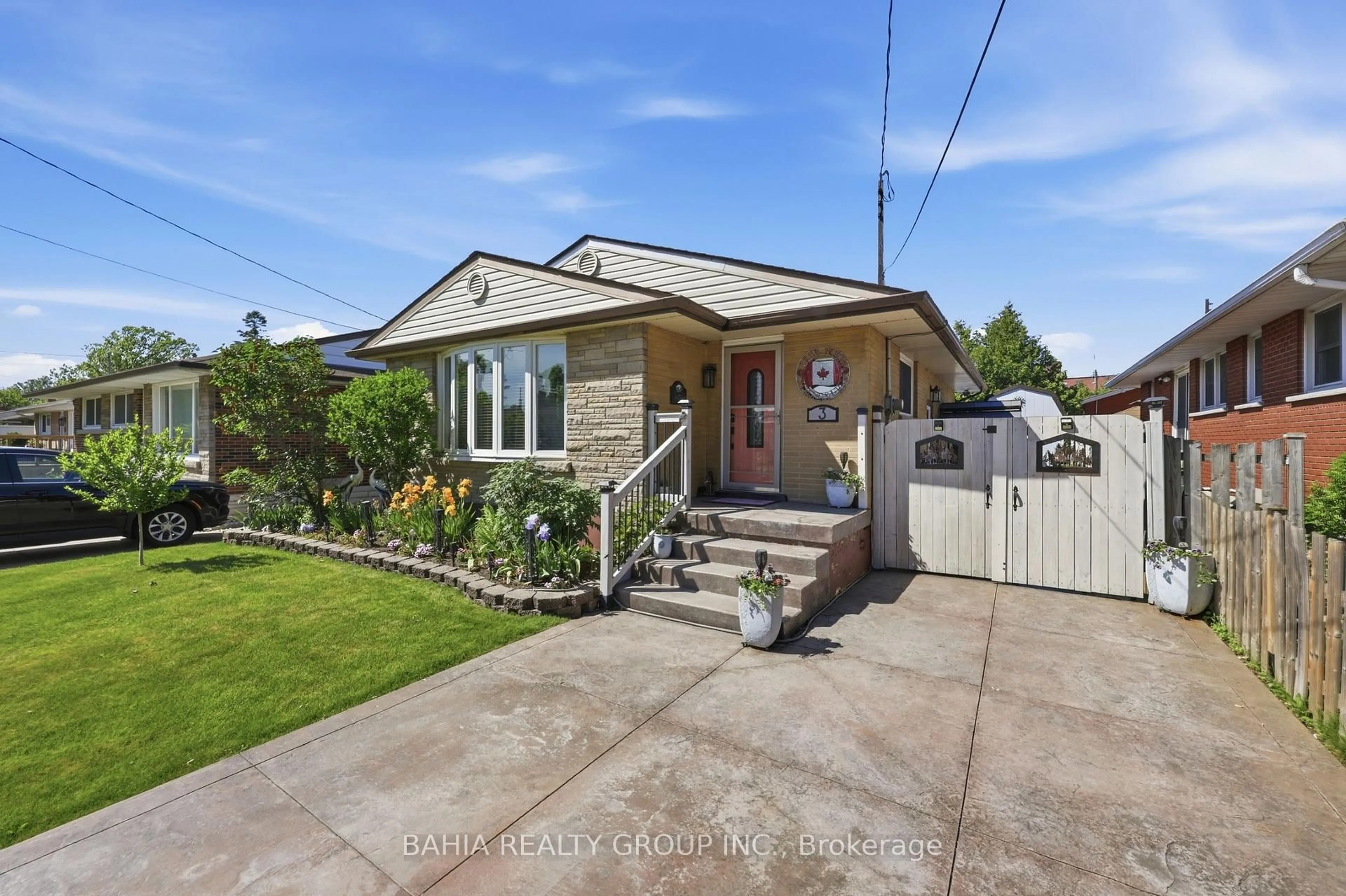 Unknown for 3 Kenwood Cres, Hamilton Ontario L8T 1W3