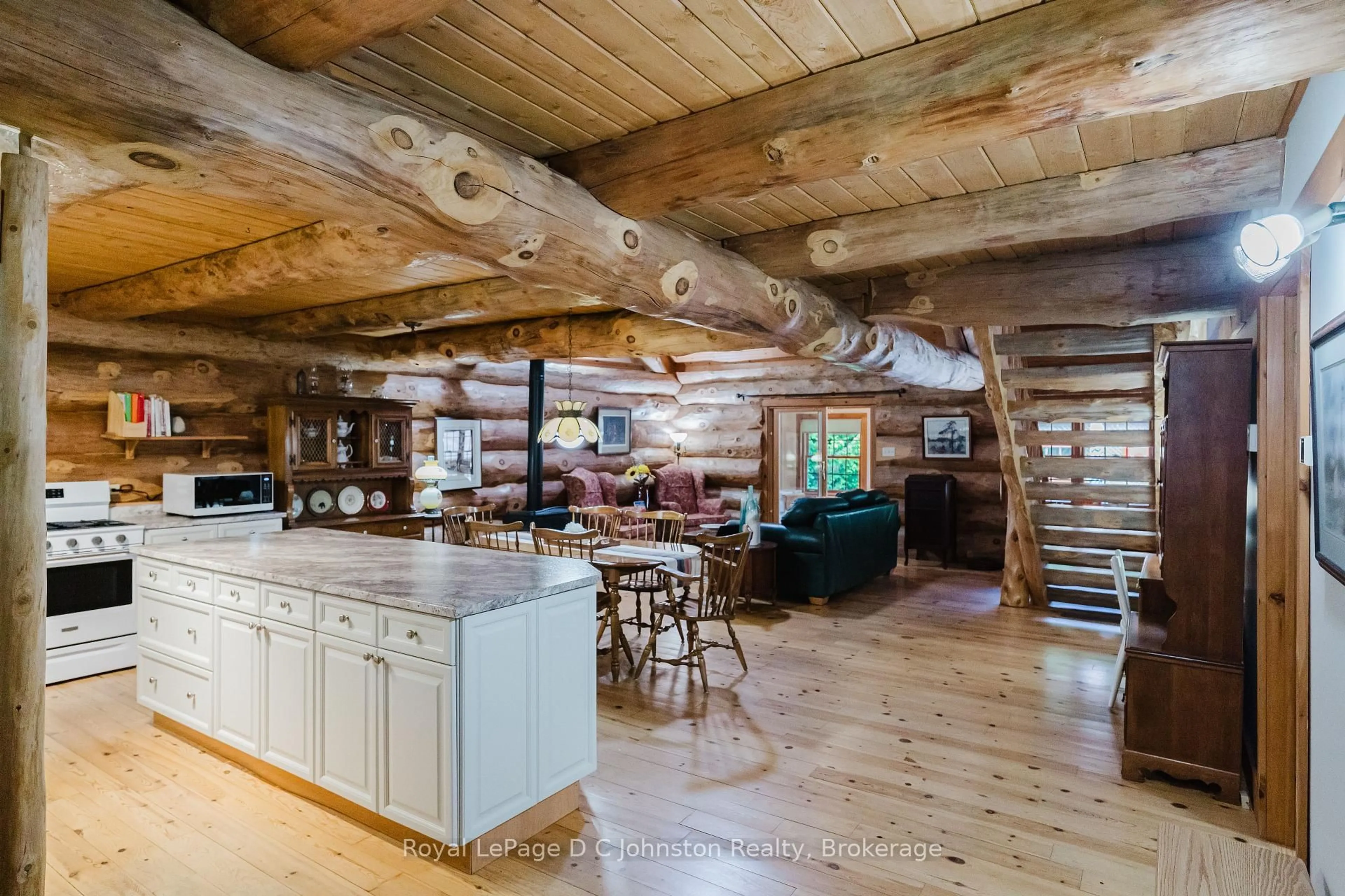Rustic kitchen, wood/laminate floor for 161 Grey St, Saugeen Shores Ontario N0H 2L0