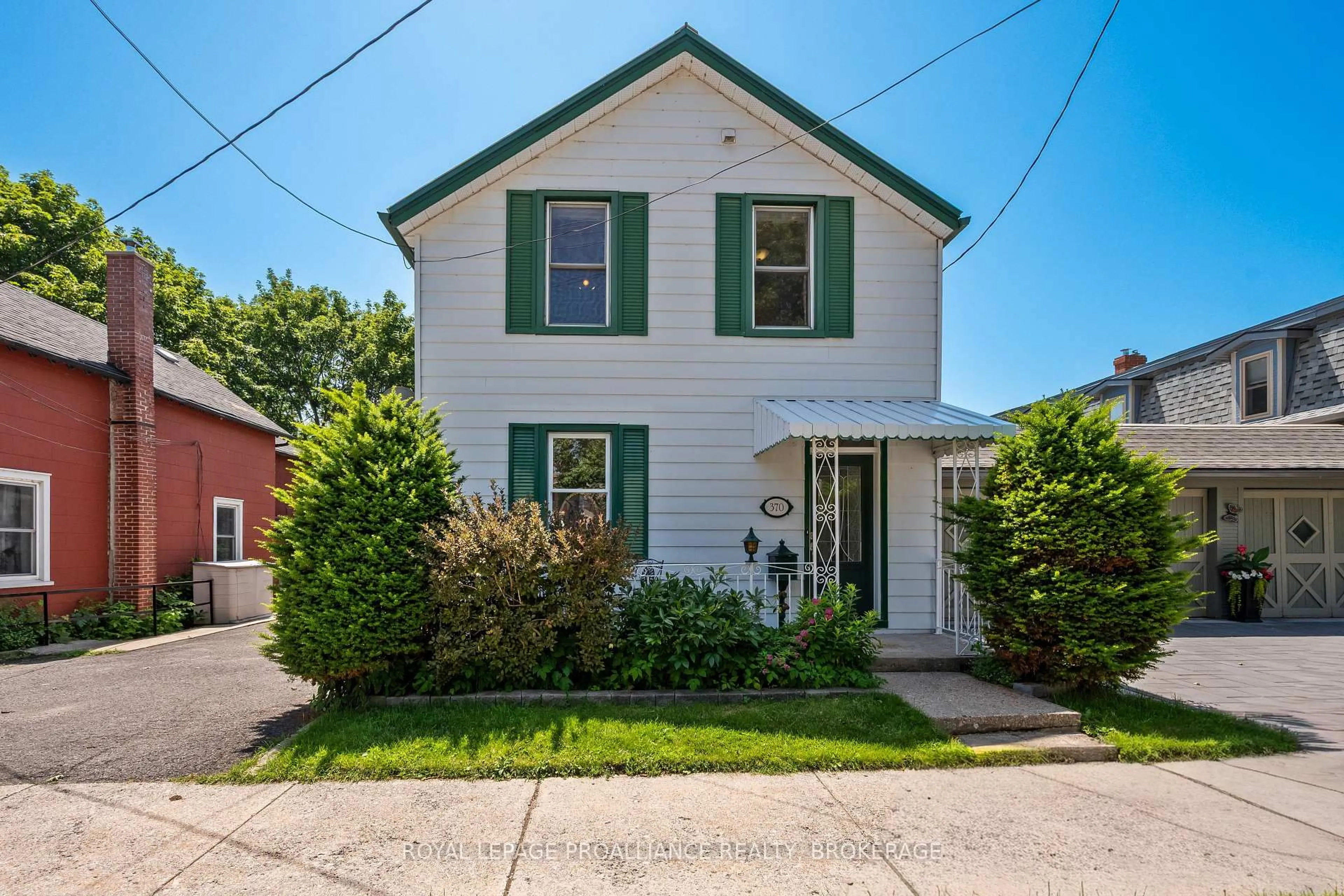 Unknown for 370 Stone St, Gananoque Ontario K7G 2A4