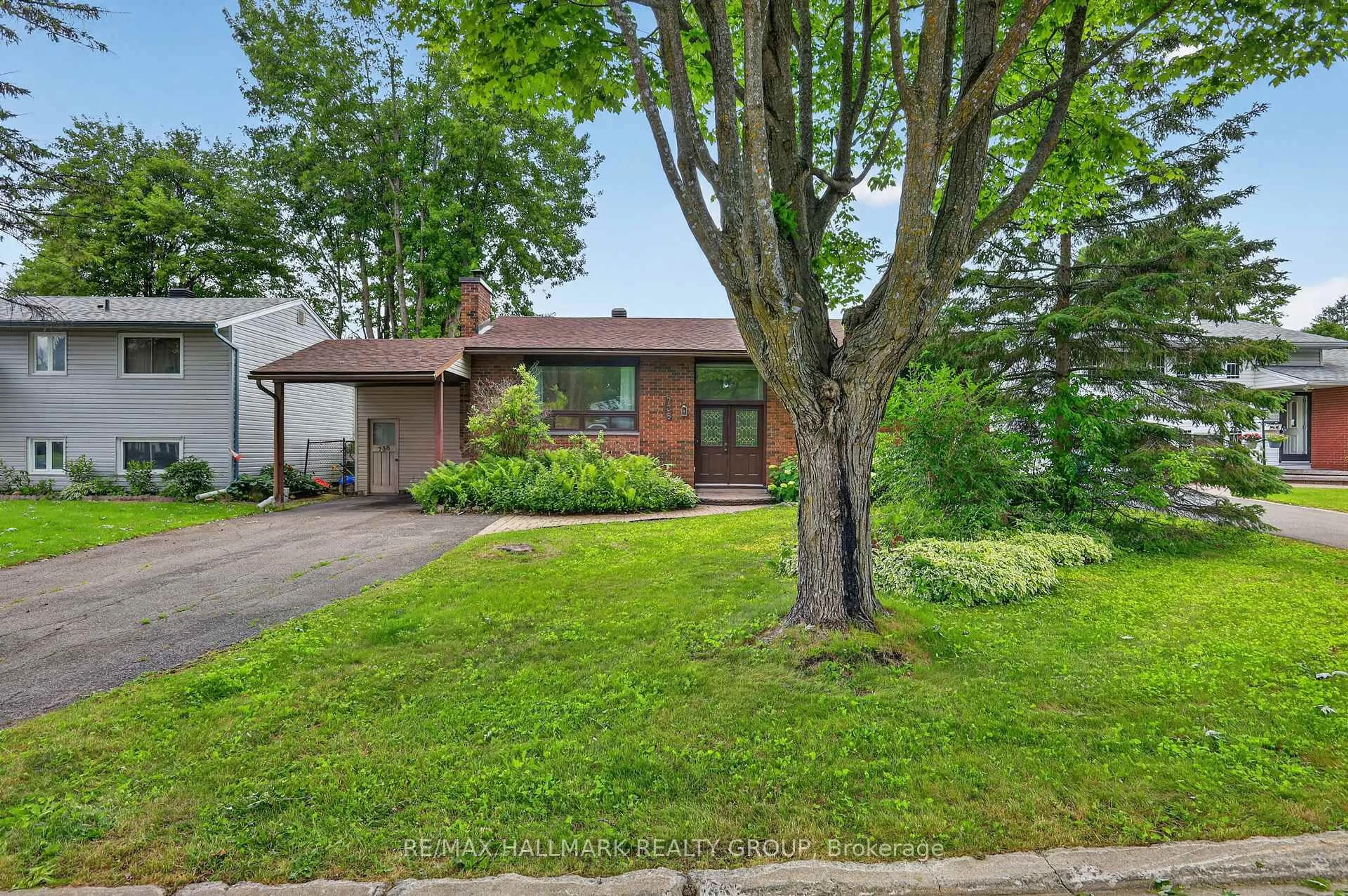 Unknown for 738 Stiles Cres, Ottawa Ontario K1J 6Z1