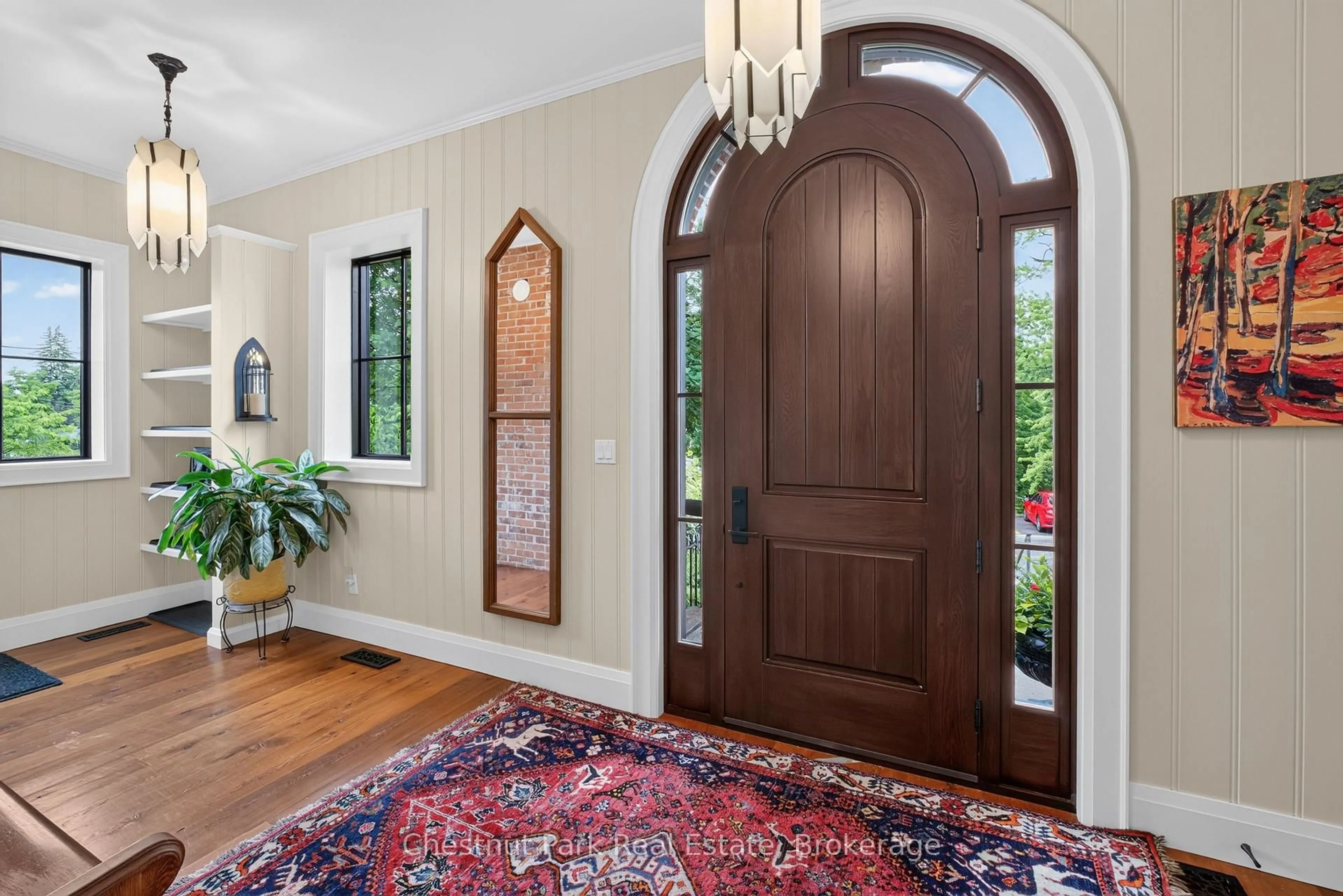 Indoor entryway for 45 McMurray St, Bracebridge Ontario P1L 2A1