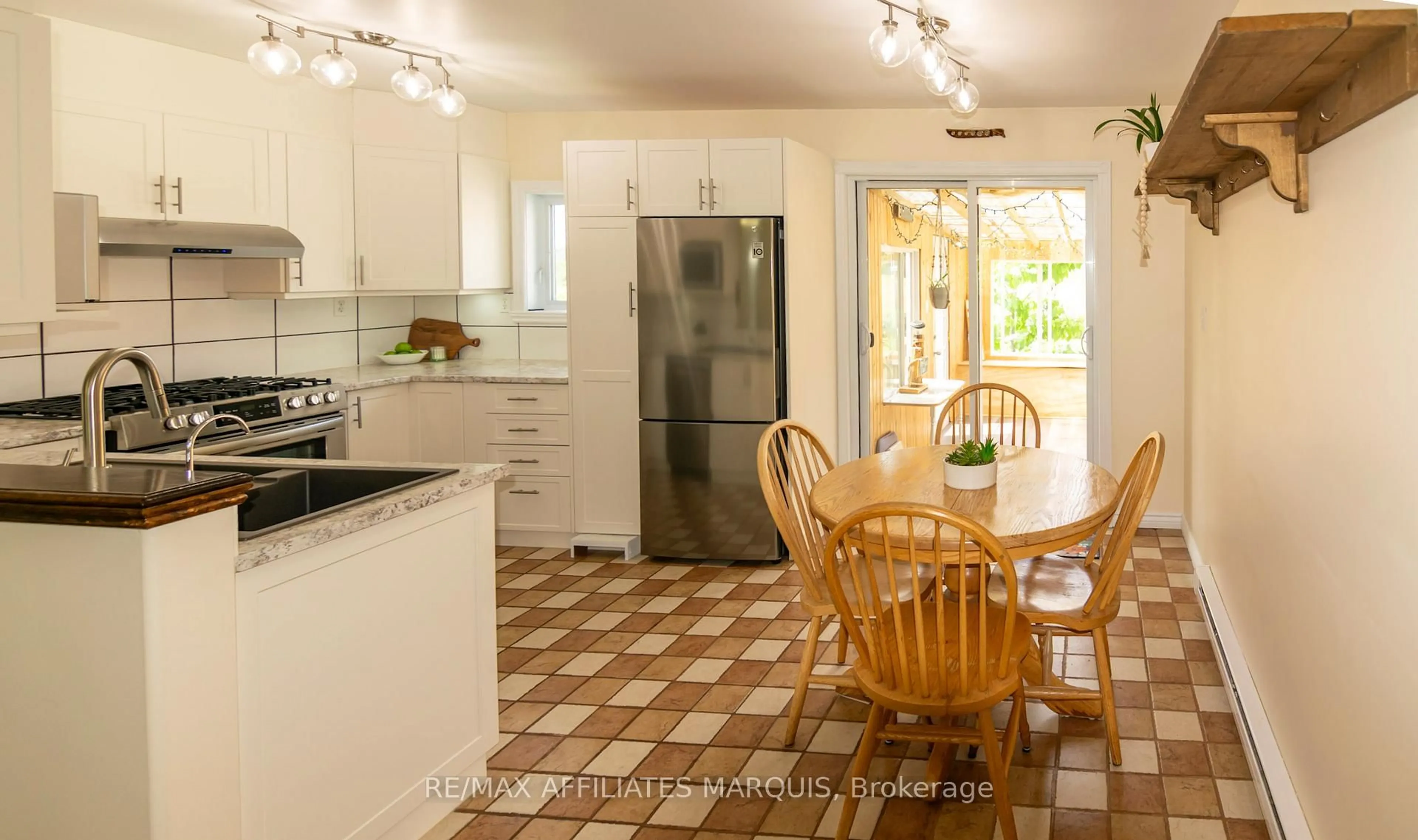 Open concept kitchen, ceramic/tile floor for 428 Johnston Rd, Athens Ontario K0G 1R0