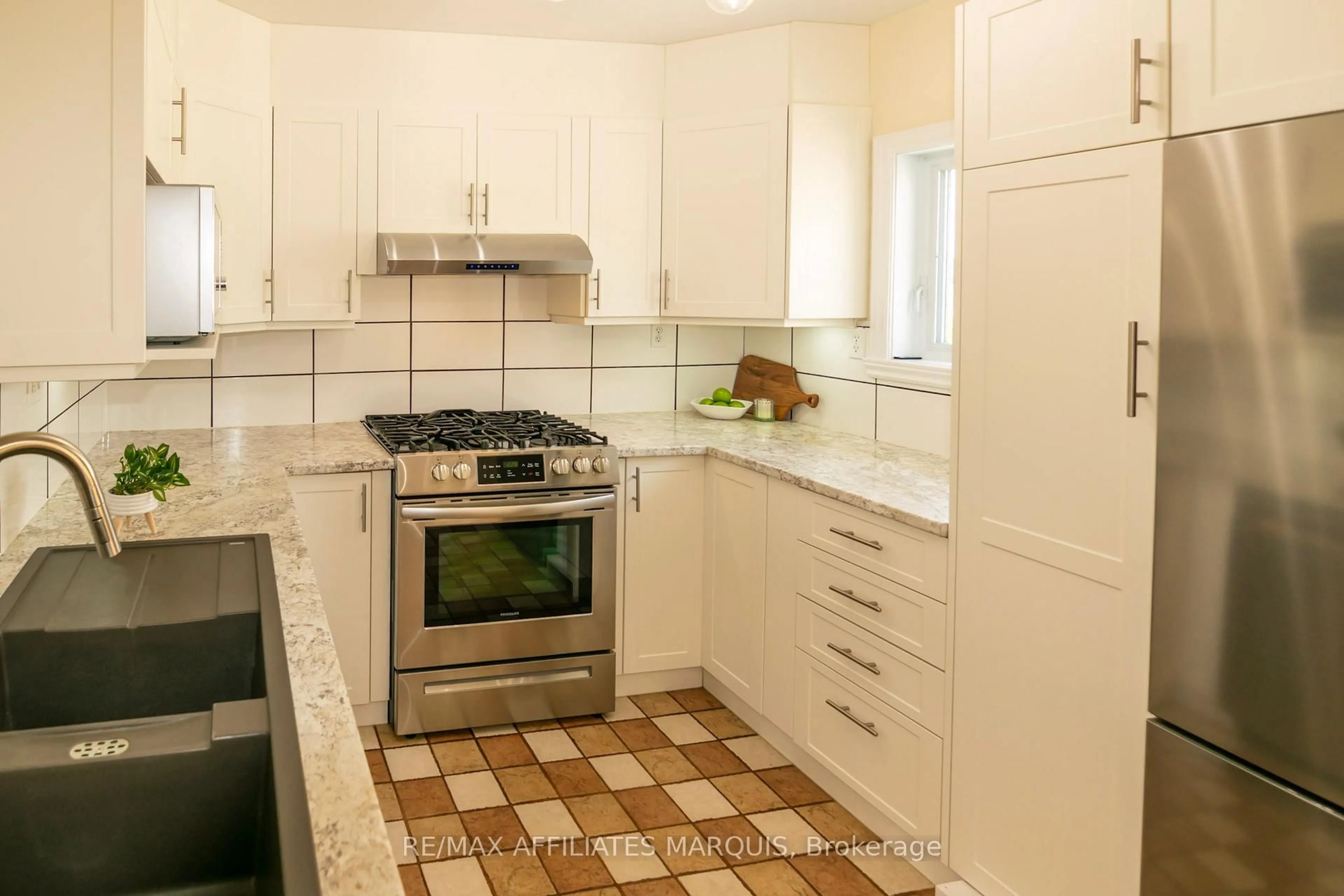 Standard kitchen, ceramic/tile floor for 428 Johnston Rd, Athens Ontario K0G 1R0