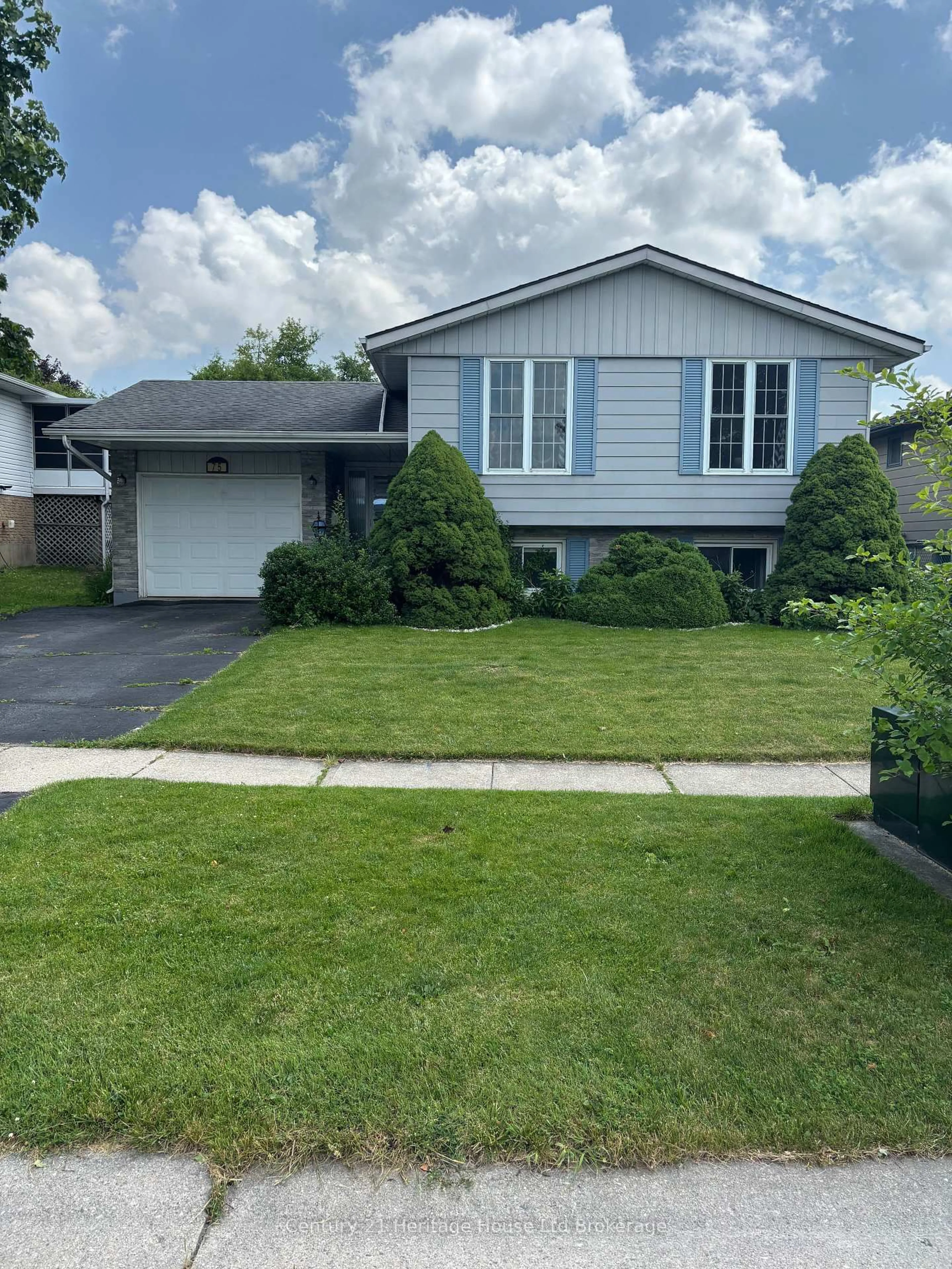 Home with vinyl exterior material, street for 75 Chippewa Ave, Woodstock Ontario N4T 1A1