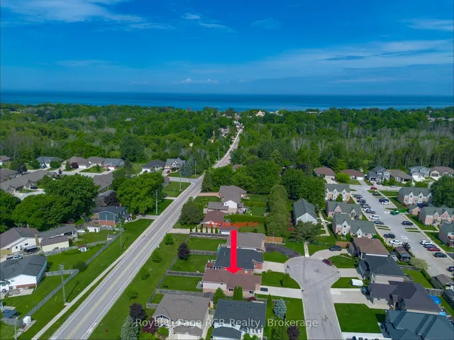 572 Scougall Crt, Kincardine 3
