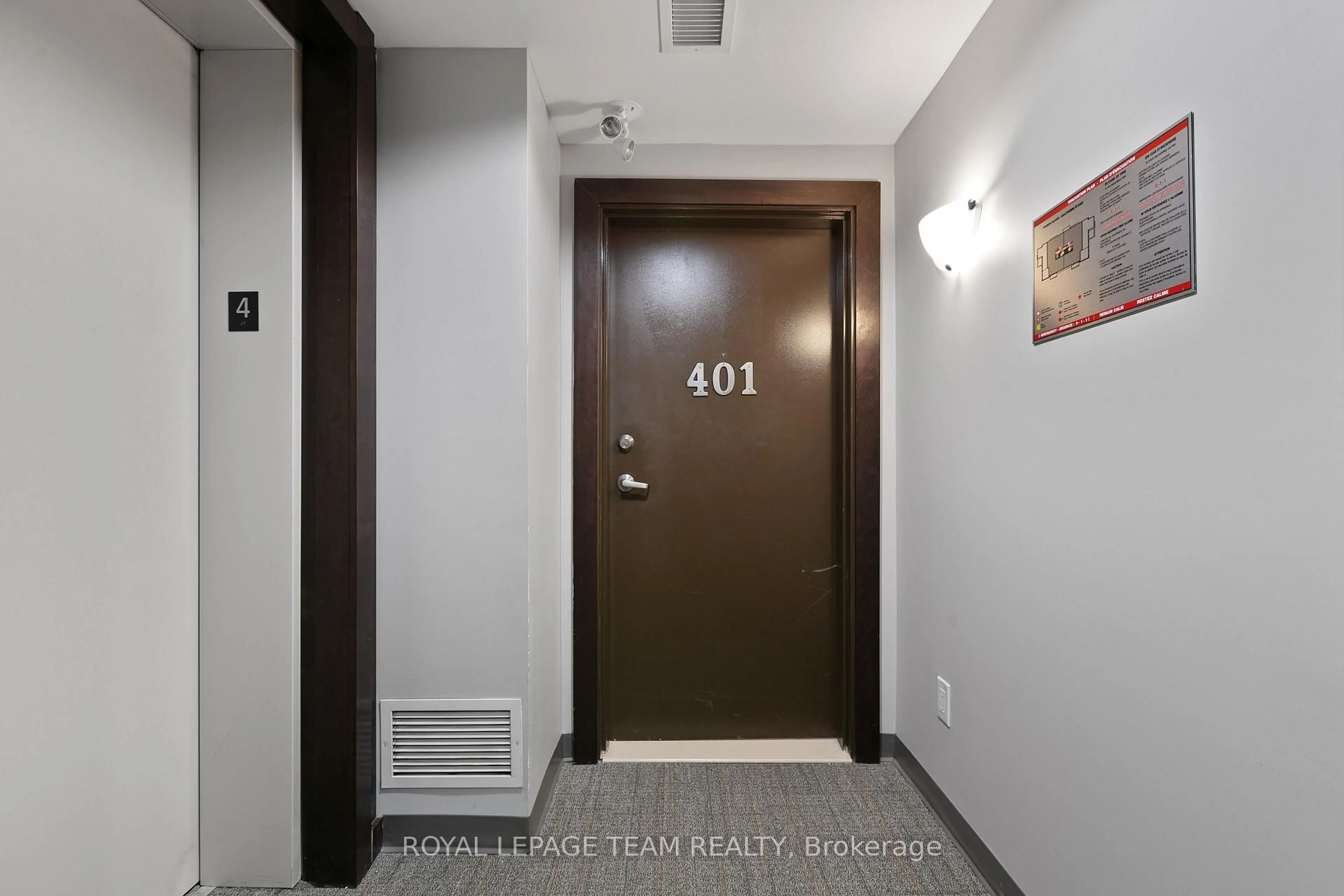 Indoor entryway for 659 Sue Holloway Dr #401, Ottawa Ontario K2J 5W4