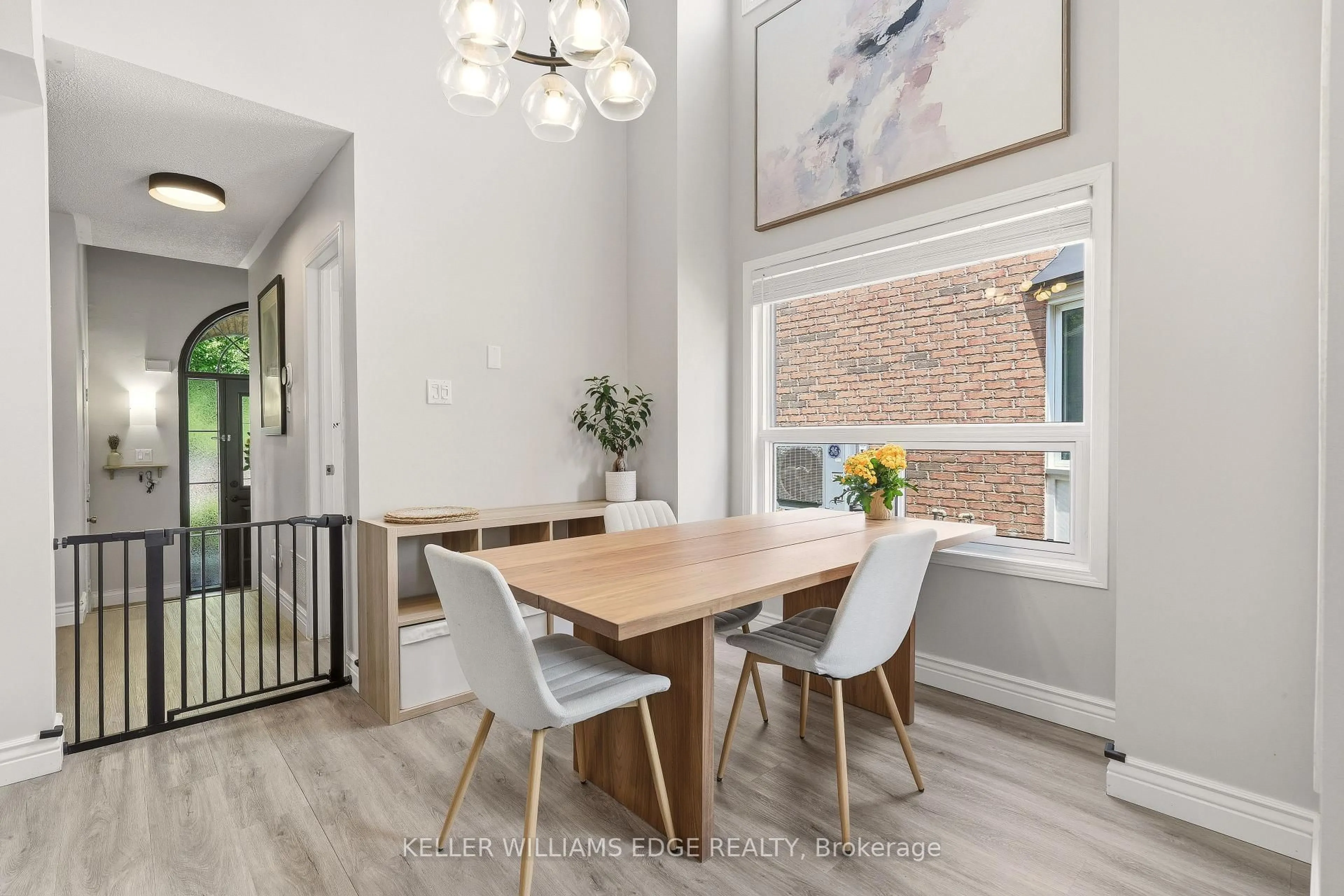 Dining room, wood/laminate floor for 84 Rockhaven Lane, Hamilton Ontario L8B 0J2
