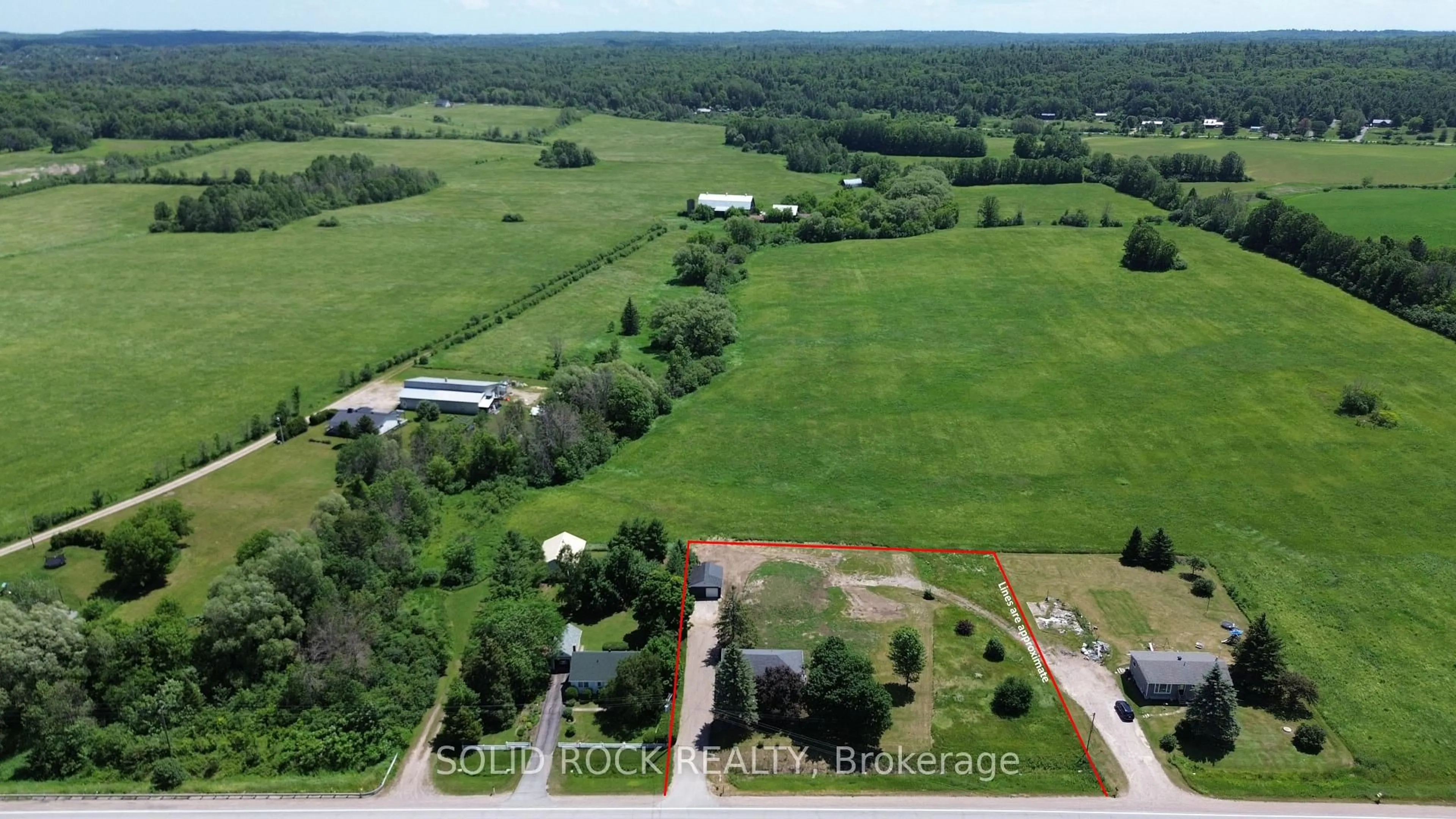 A pic from outside/outdoor area/front of a property/back of a property/a pic from drone, building for 1097 132 Highway, Renfrew Ontario K7V 3Z5