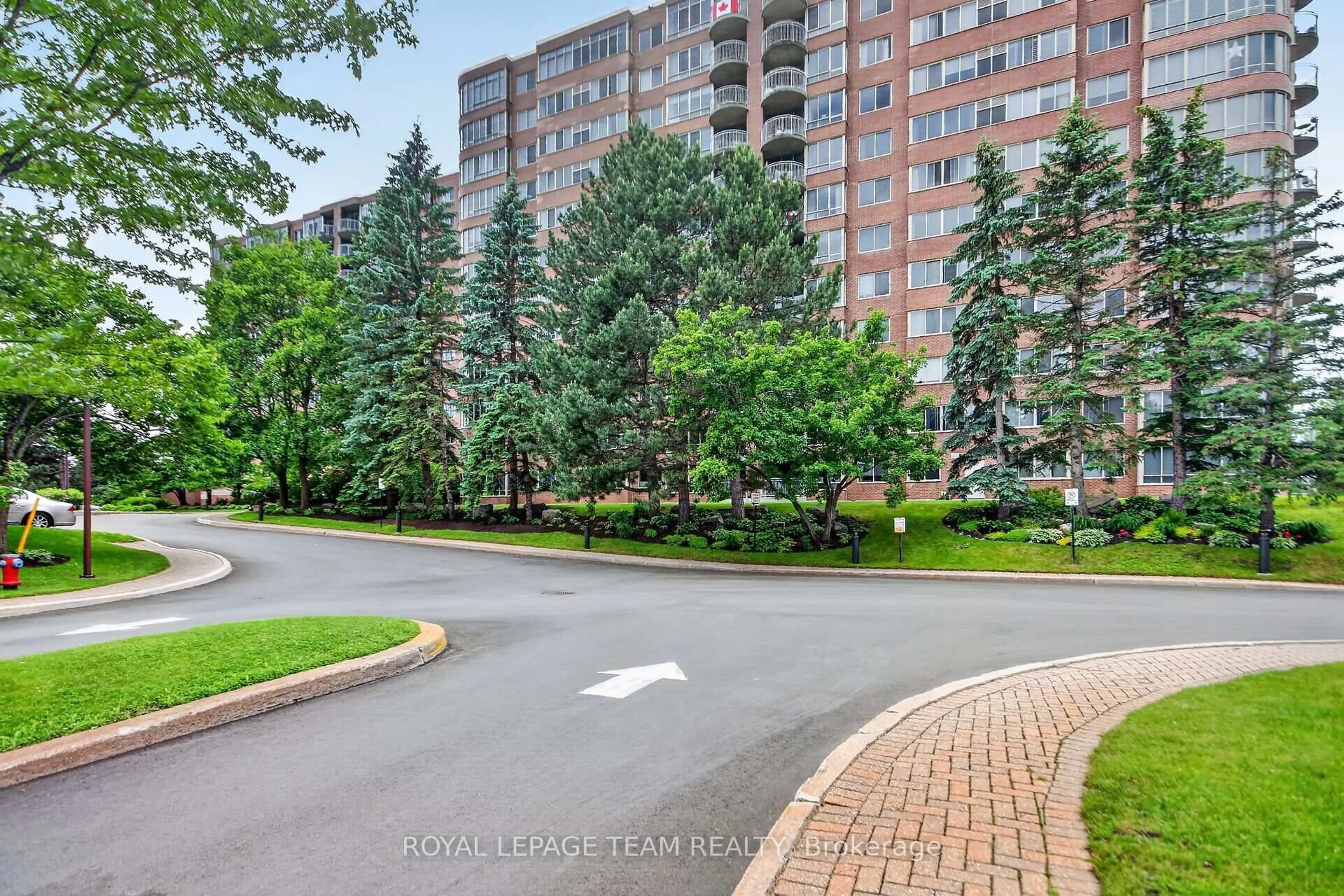 Patio, street for 100 Grant Carman Dr #201, Ottawa Ontario K2E 8B8