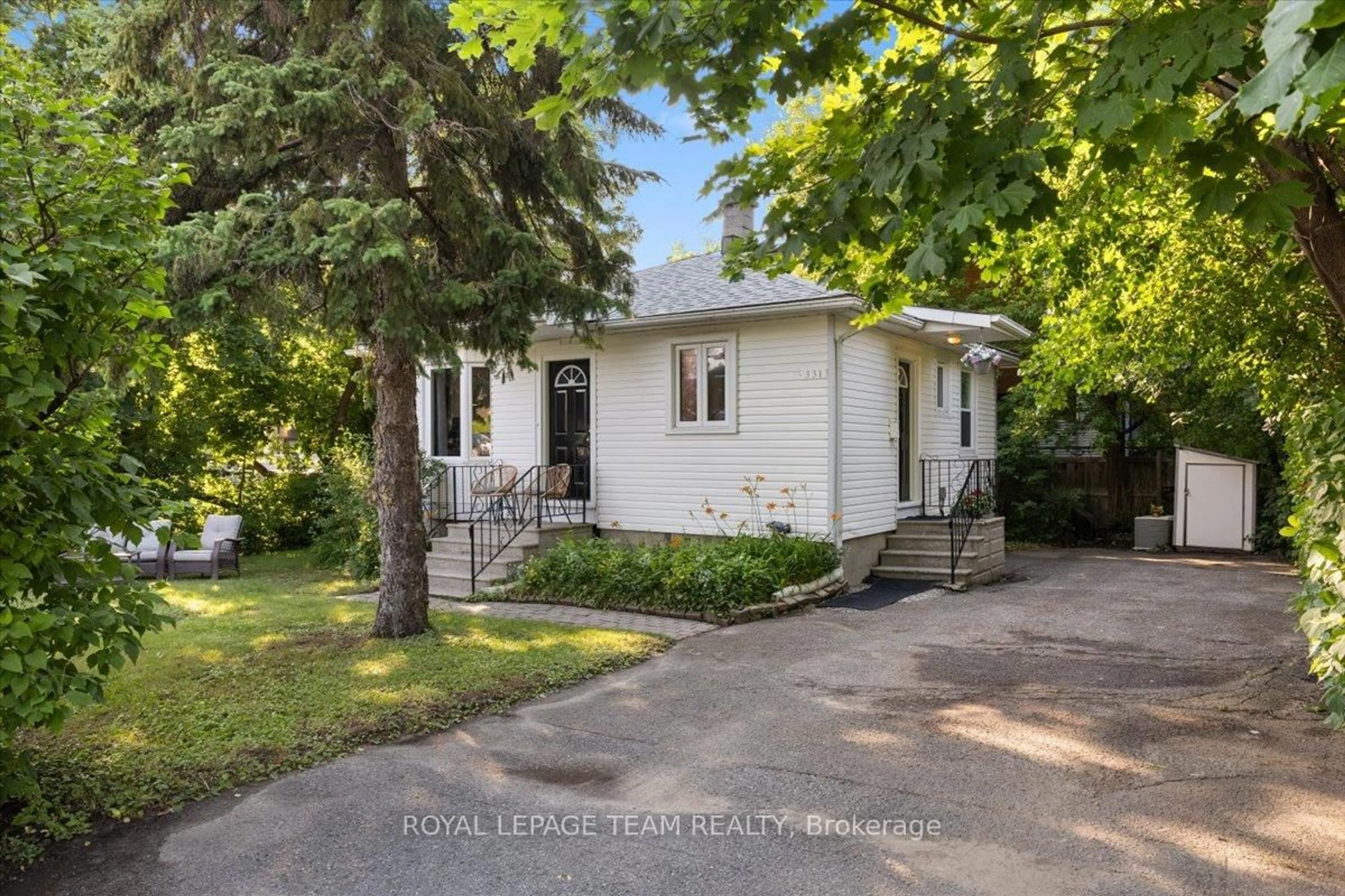 Unknown for 331 Beechgrove Ave, Ottawa Ontario K1Z 6R4