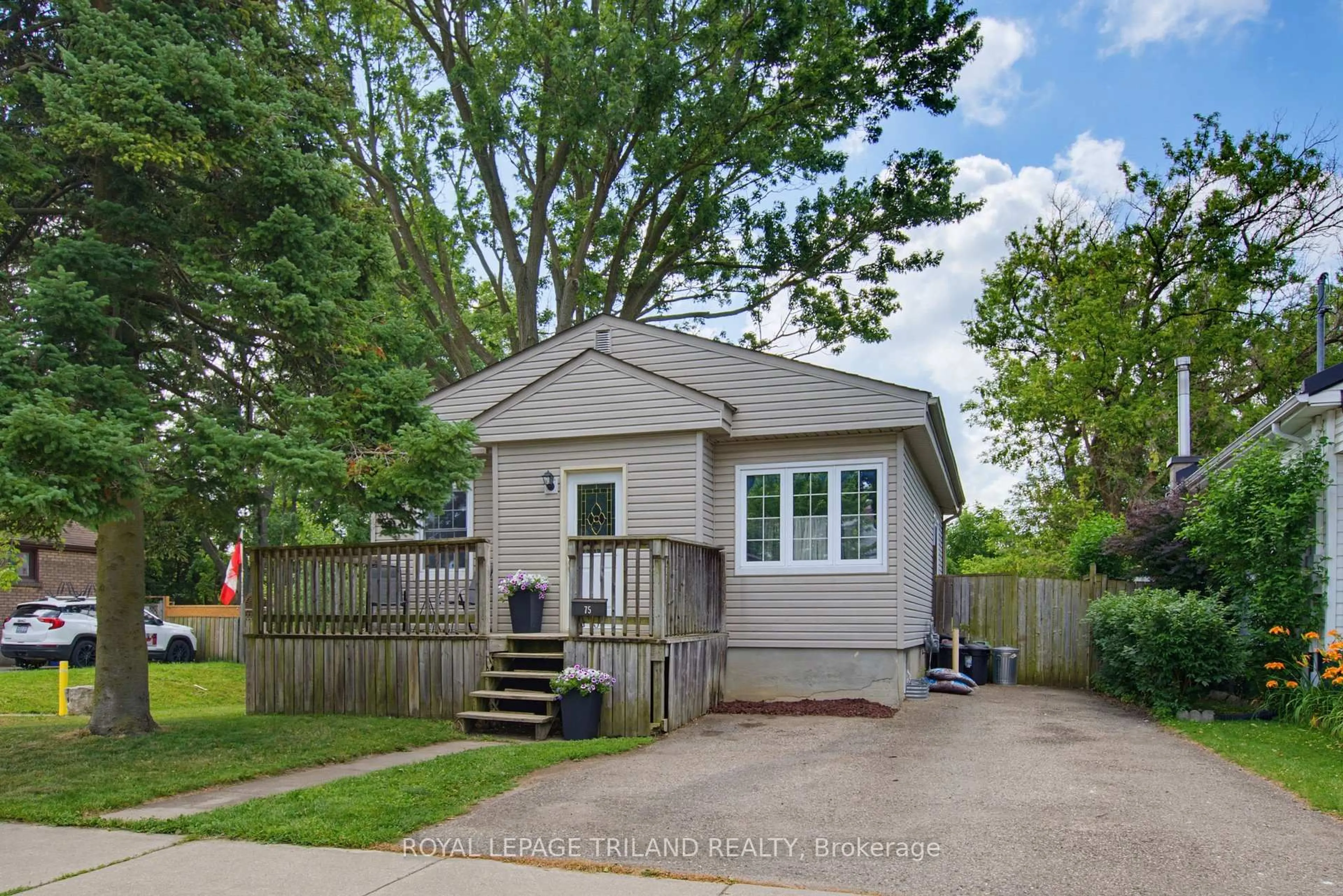 Shed for 75 Connaught Ave, London East Ontario N5Y 3A5