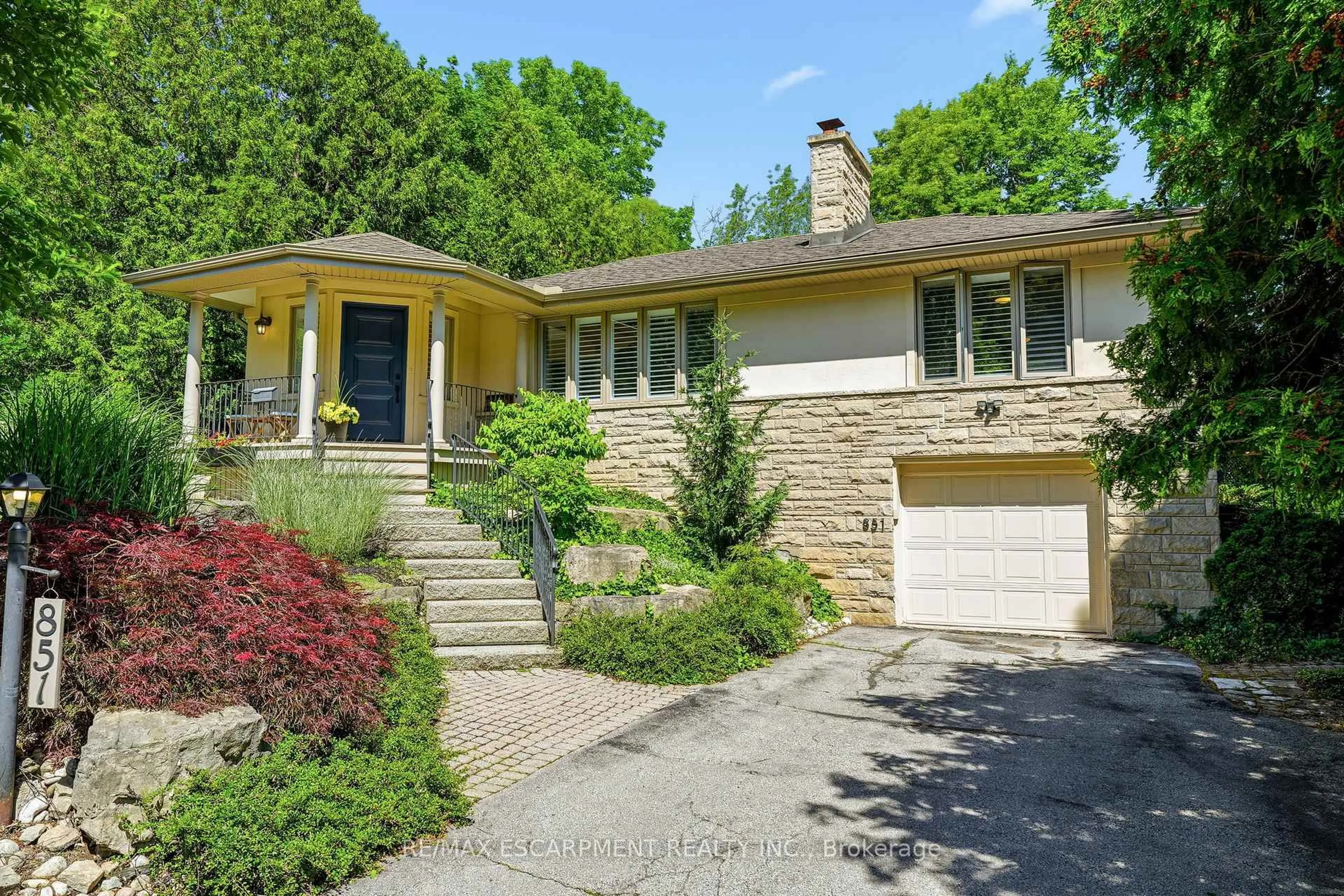 Home with brick exterior material, street for 851 Mewburn Rd, Hamilton Ontario L9G 3E4