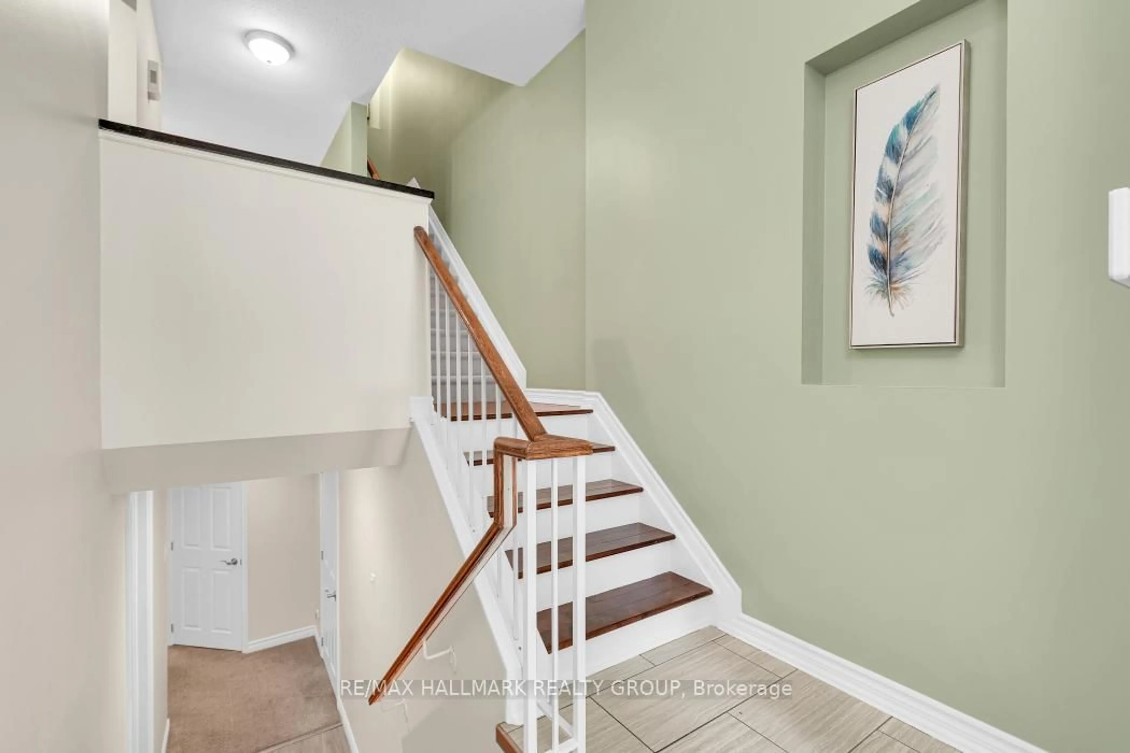 Stairs for 398 Verdon Private, Ottawa Ontario K1T 3A4