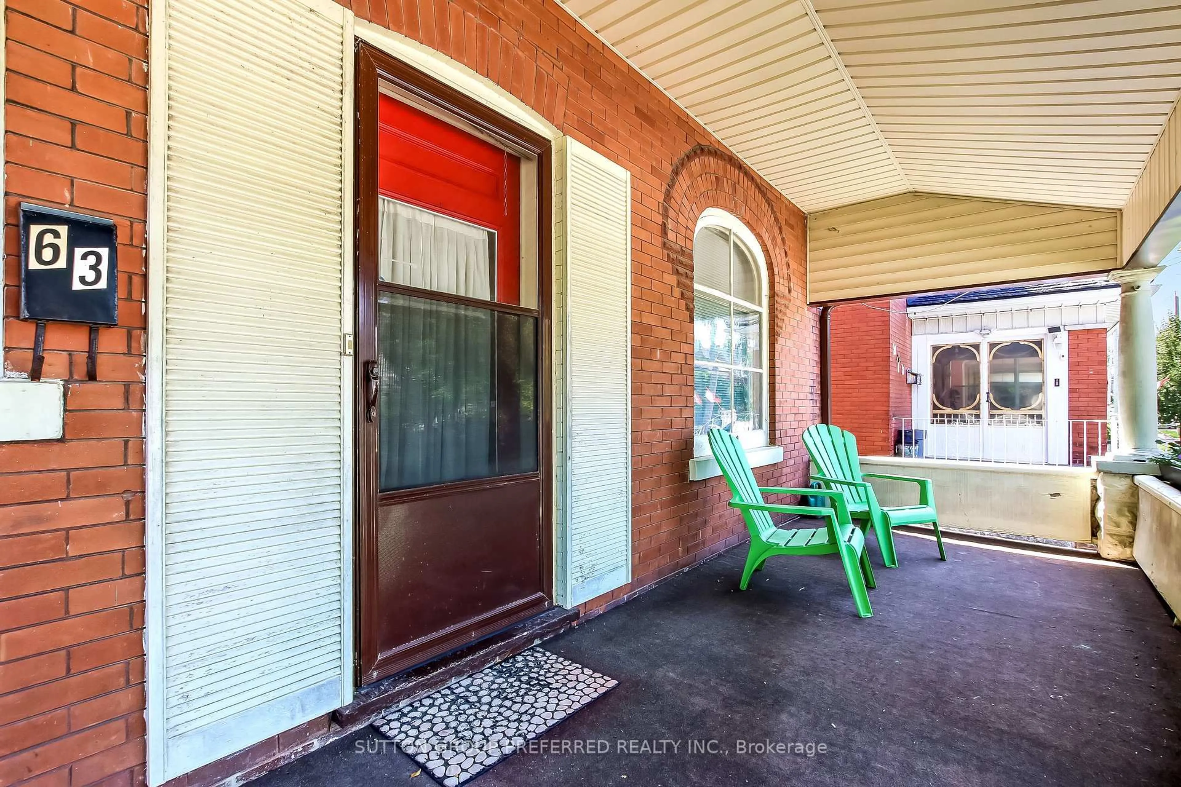 Indoor entryway for 63 SOUTHWICK St, St. Thomas Ontario N5R 3S4