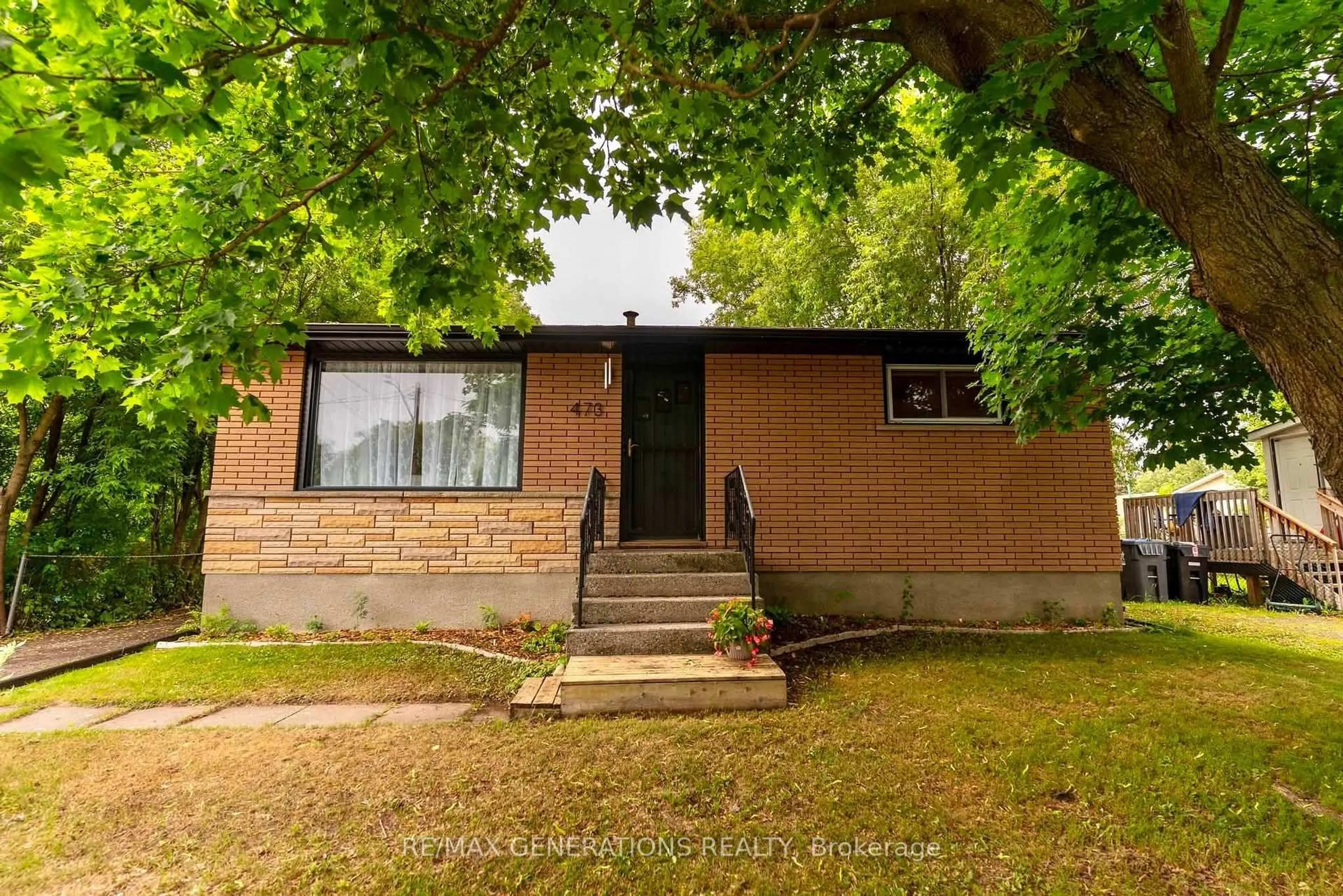 Unknown for 473 Tupper St, Thunder Bay Ontario P7A 3Z5