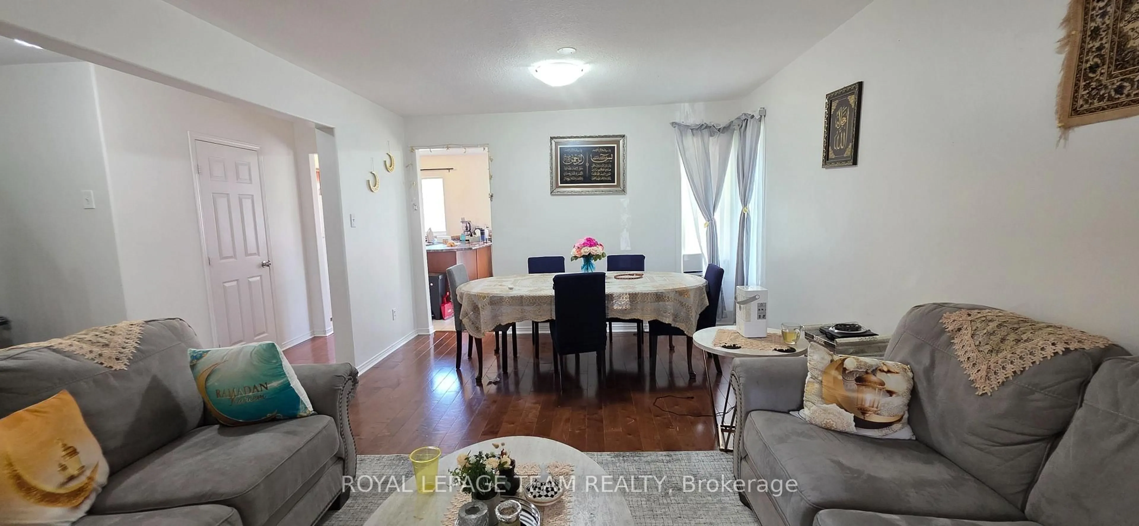Dining room, wood/laminate floor for 175 Mountshannon Dr, Ottawa Ontario K2J 4M9