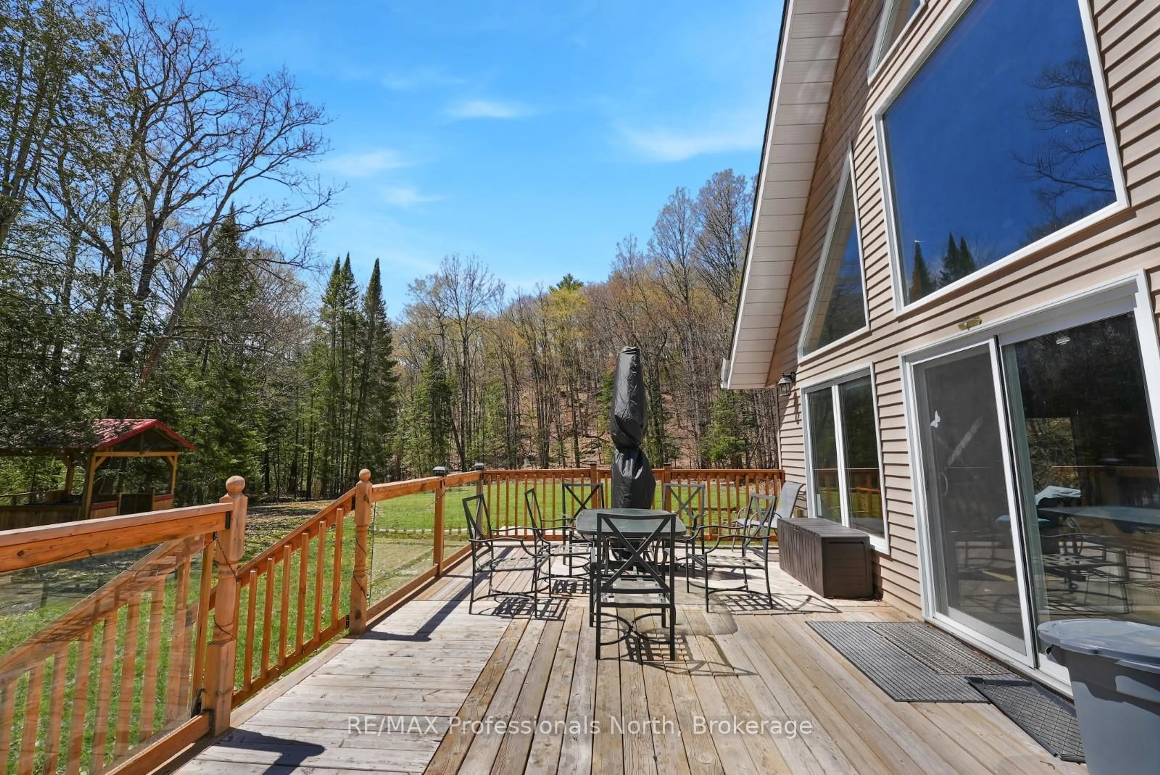 Patio, water/lake/river/ocean view for 1029 Cranberry Lake Rd, Dysart et al Ontario K0M 1S0