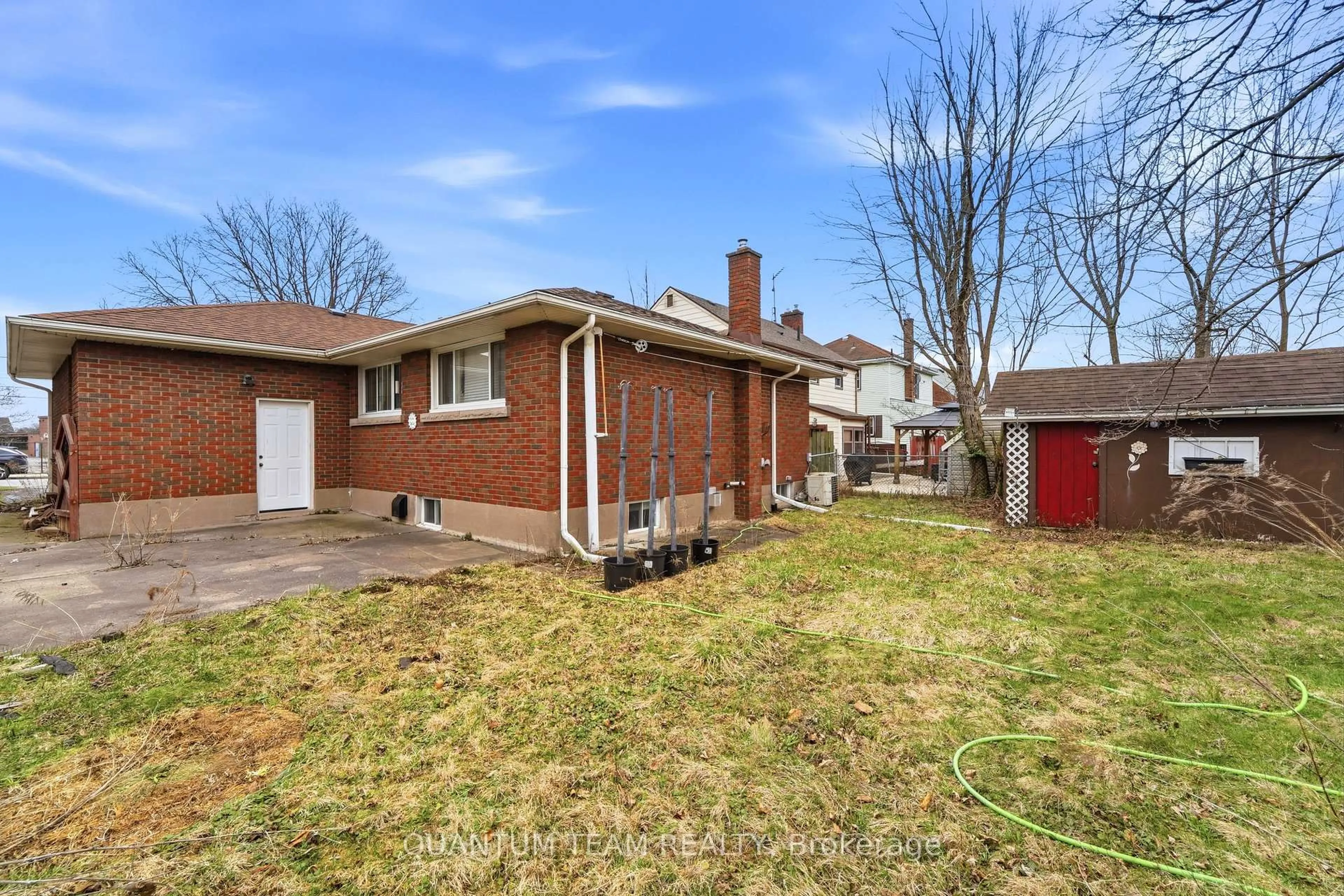Home with brick exterior material, street for 4975 HOMEWOOD Ave, Niagara Falls Ontario L2E 4Y5