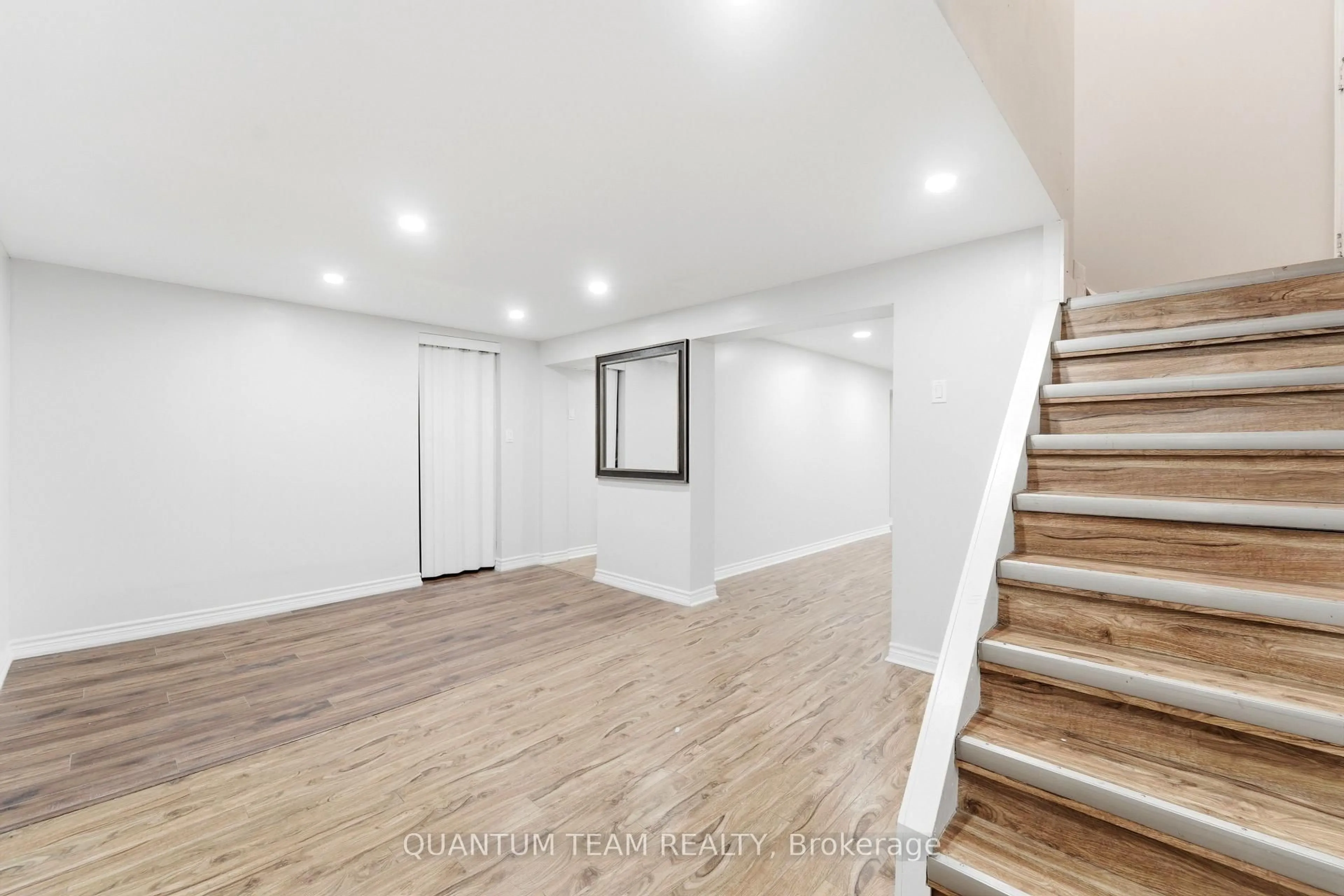 Unknown for 4975 HOMEWOOD Ave, Niagara Falls Ontario L2E 4Y5