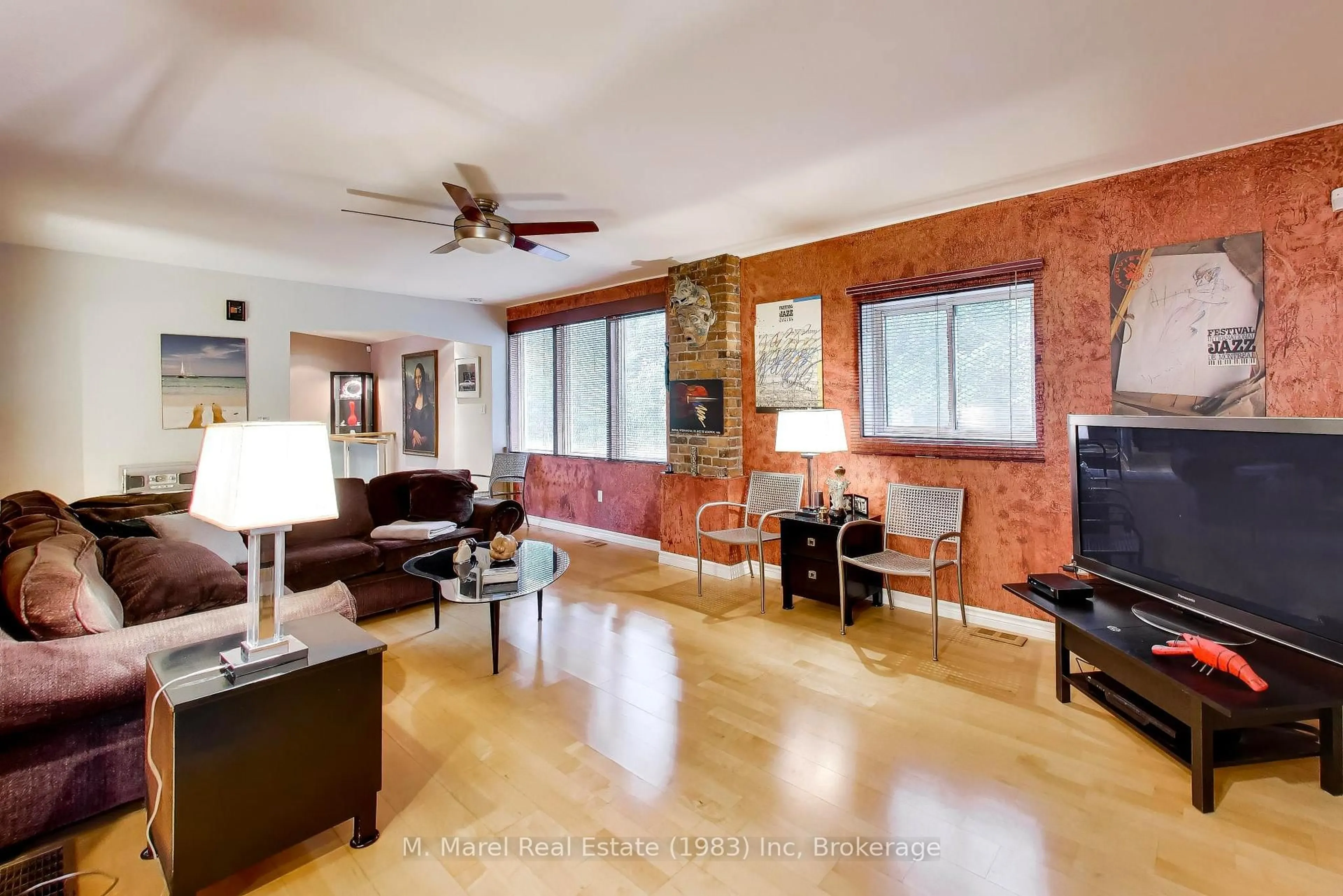 Living room with furniture, unknown for 196 Grant Ave, Hamilton Ontario L8N 2Y2