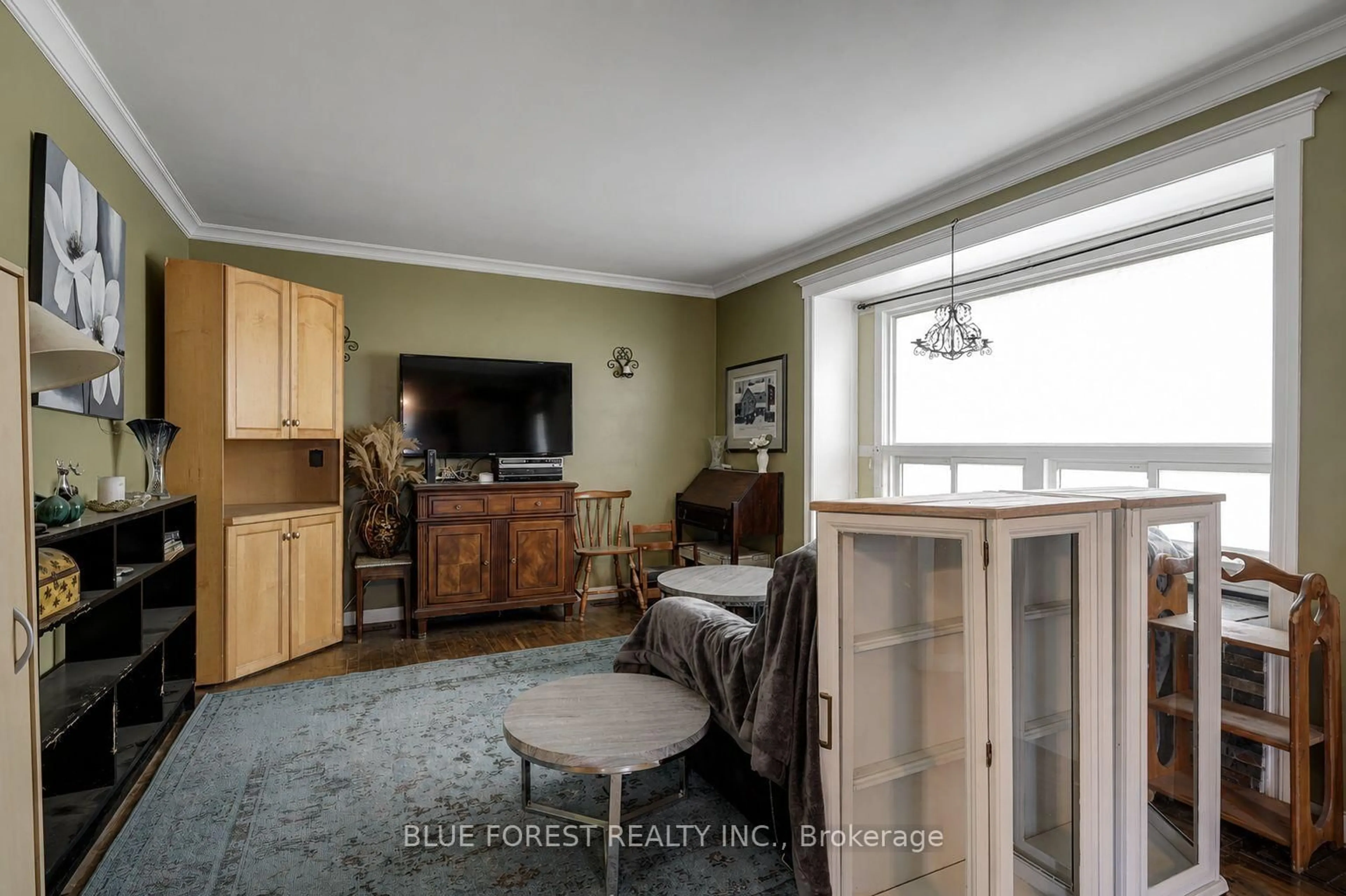 Unknown for 371 FLANDERS Row, London East Ontario N5Y 1C3