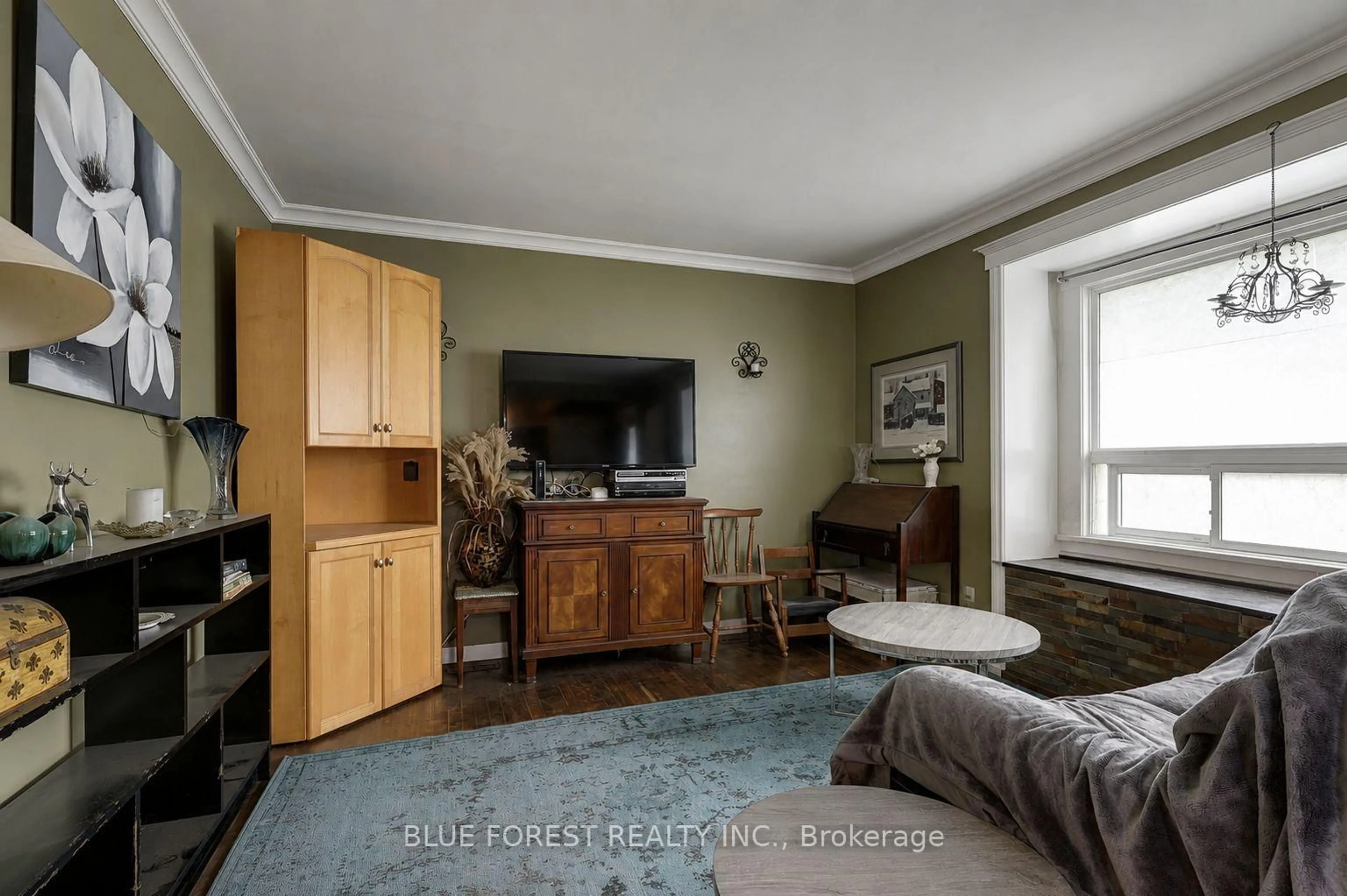 Living room with furniture, unknown for 371 FLANDERS Row, London East Ontario N5Y 1C3