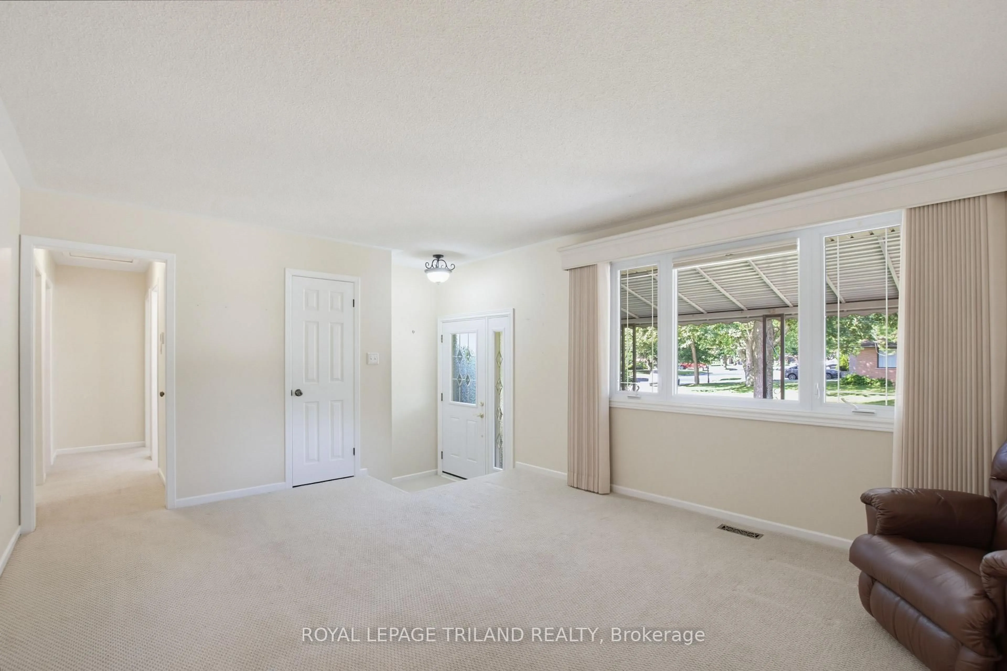 Unknown for 115 Champlain Cres, London East Ontario N5V 1H2