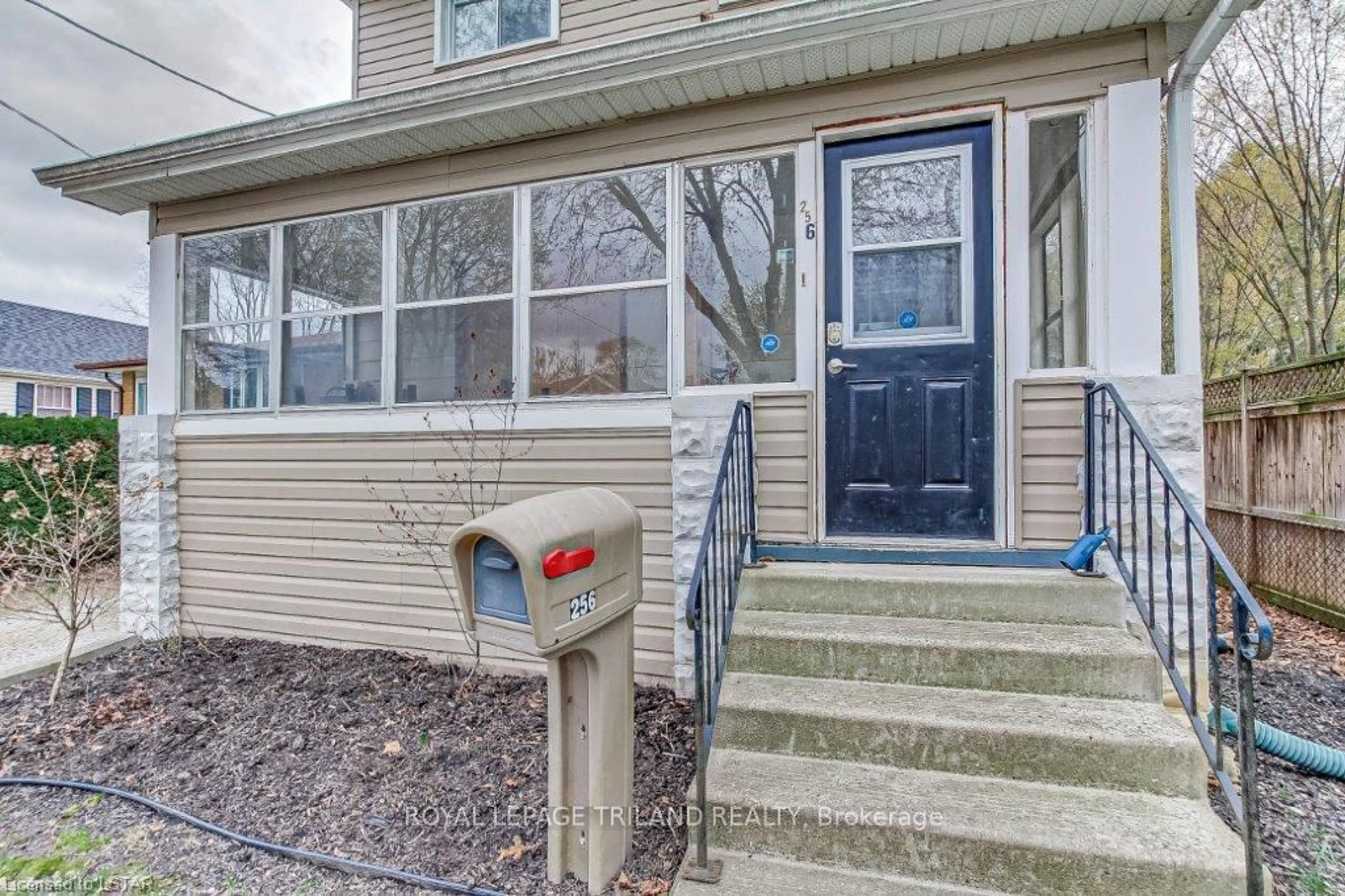Unknown for 256 EDINBURGH St, London North Ontario N6H 1M3