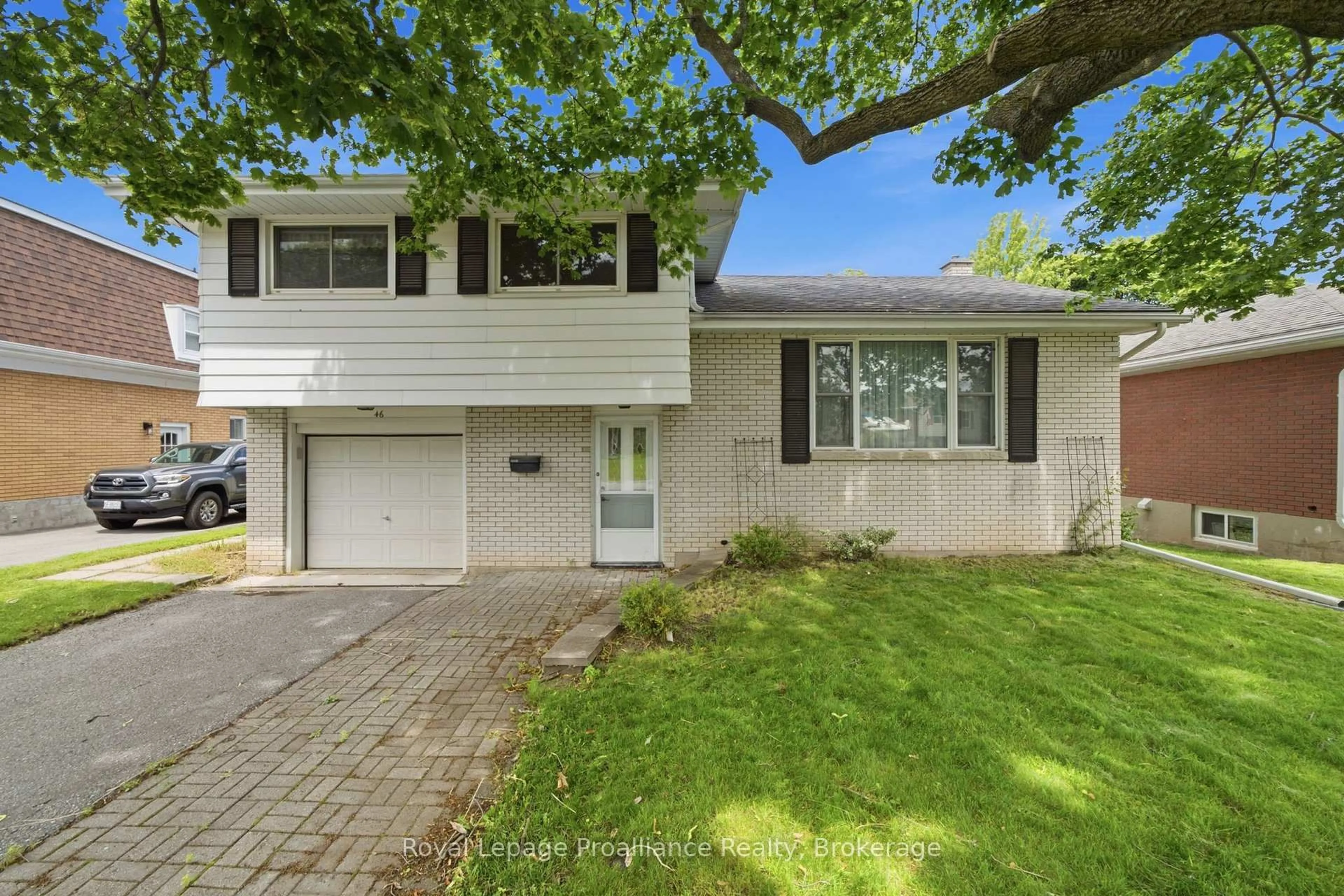Home with vinyl exterior material, street for 46 Edgehill Rd, Belleville Ontario K8N 2L1