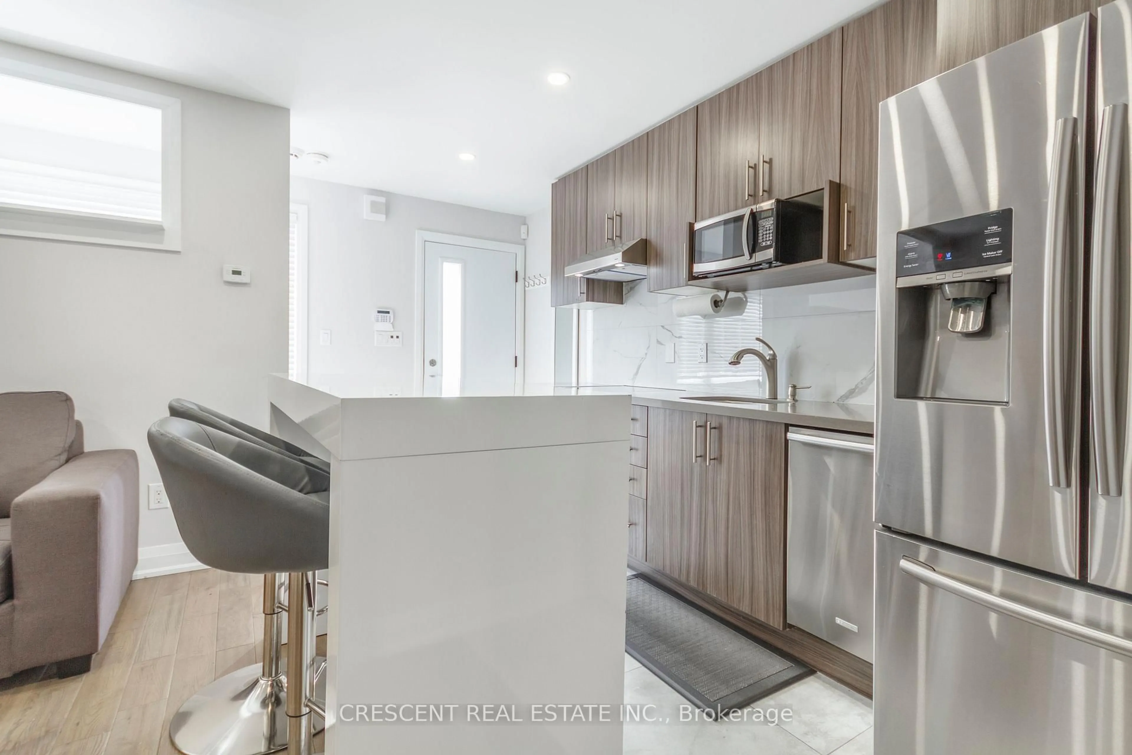 Standard kitchen, unknown for 170 Emerson St, Hamilton Ontario L8S 2Y2