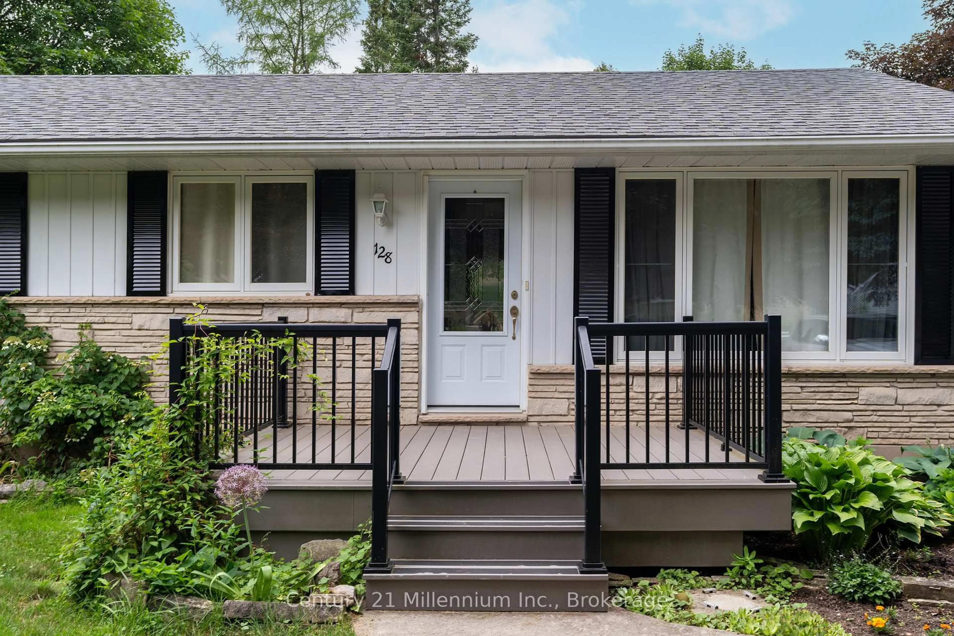 Home with vinyl exterior material, street for 128 7th Ave, Owen Sound Ontario N4K 2W7