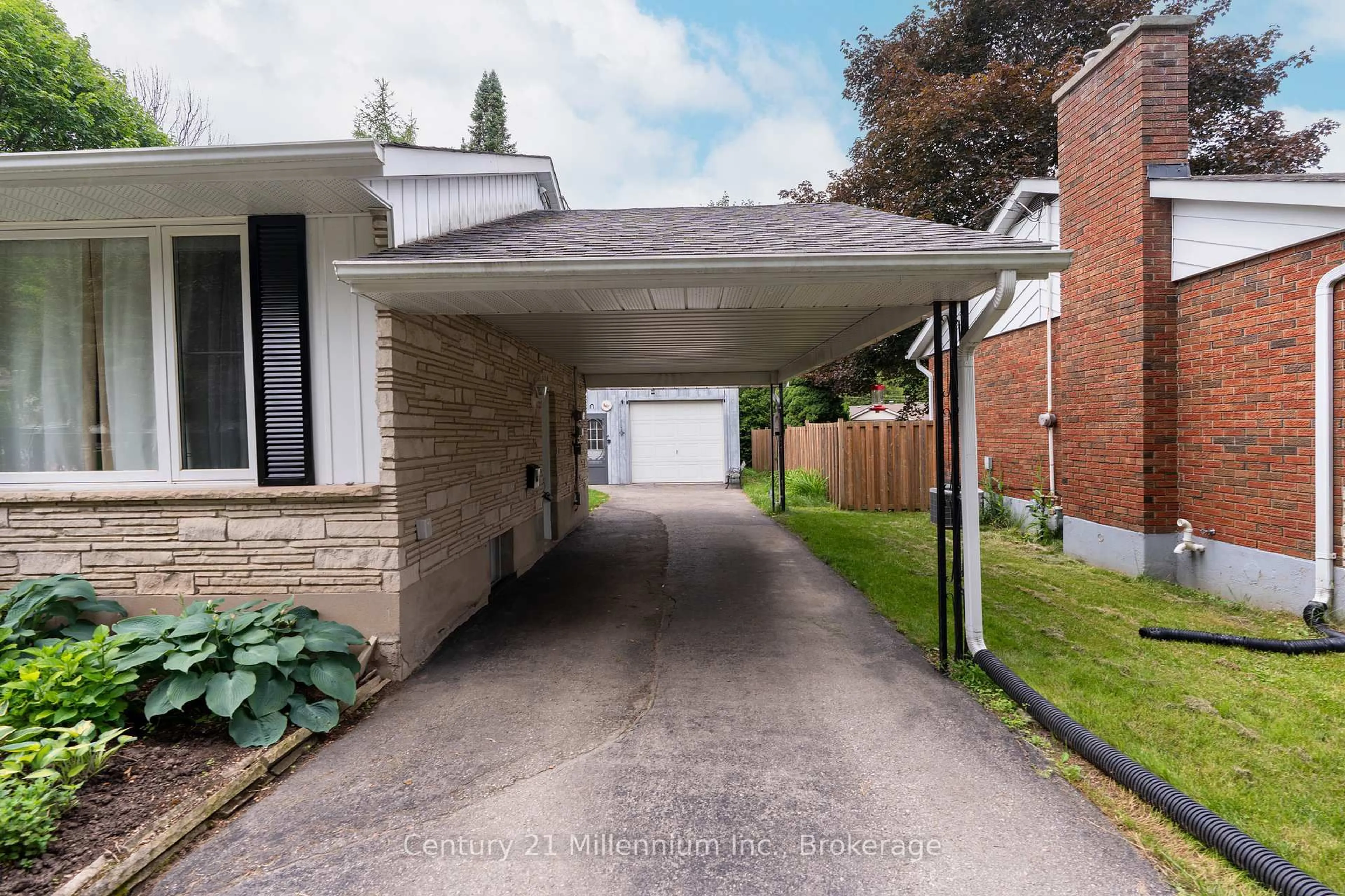 Unknown for 128 7th Ave, Owen Sound Ontario N4K 2W7